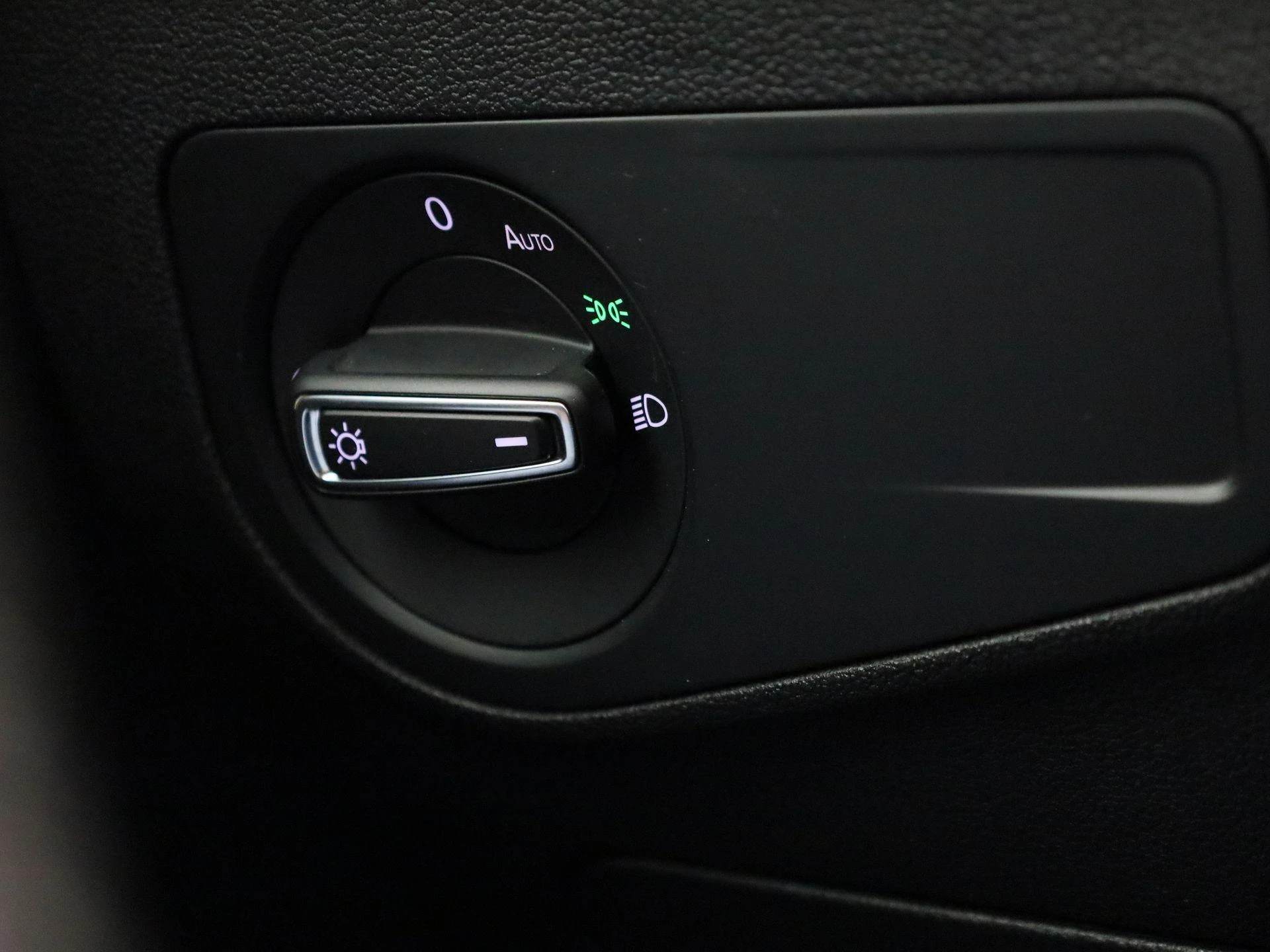 Volkswagen-Tiguan-image-23