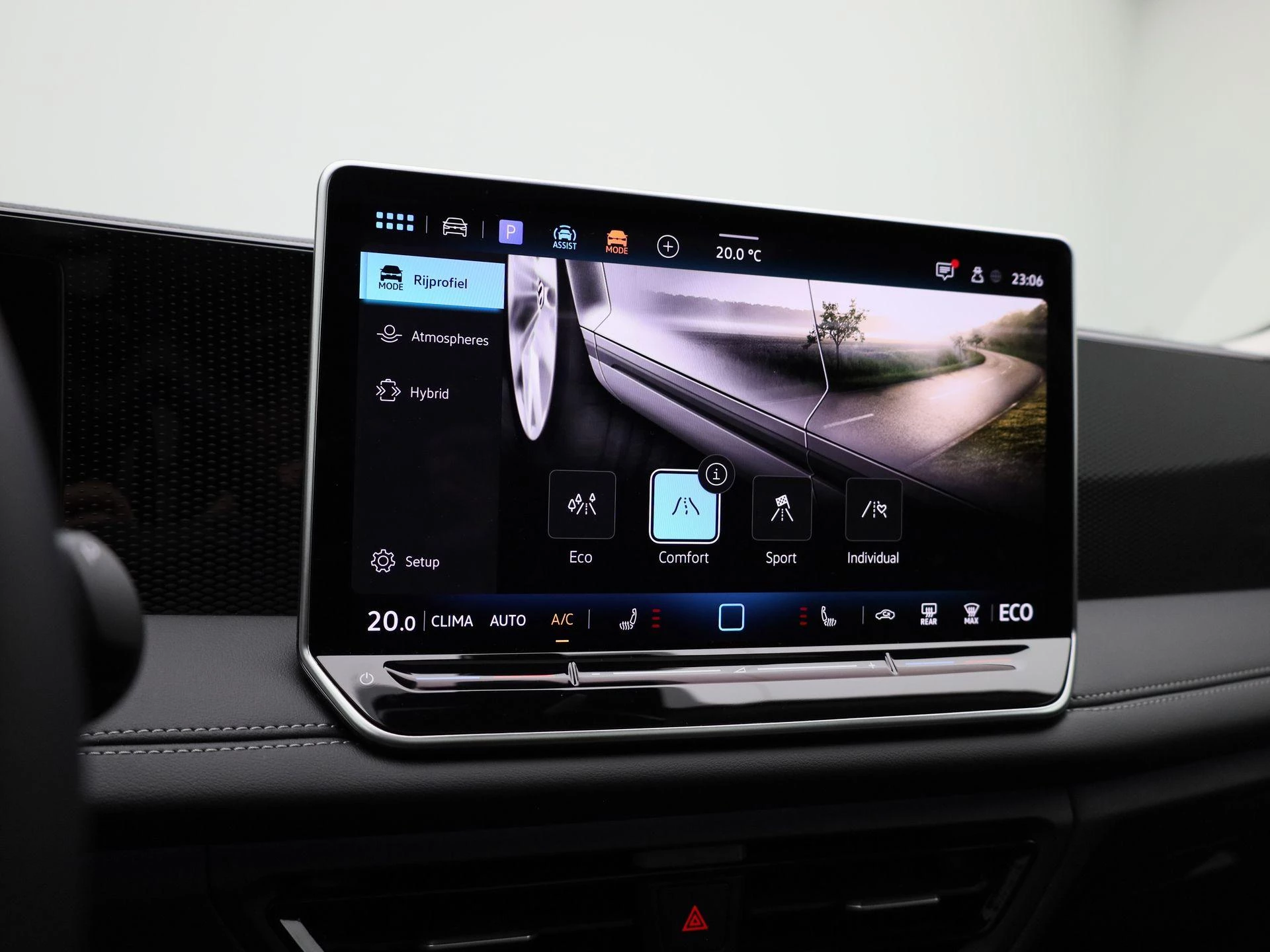 Volkswagen-Tiguan-image-31