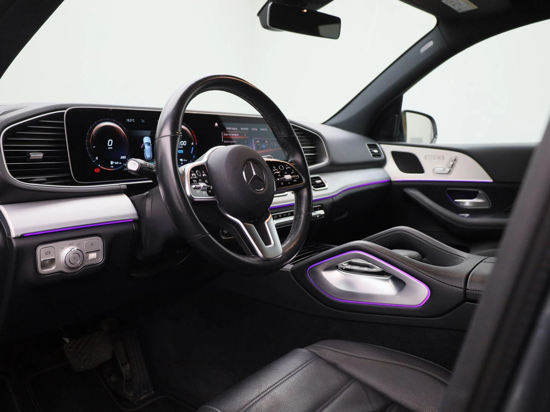 Mercedes-Benz-GLE-image-36