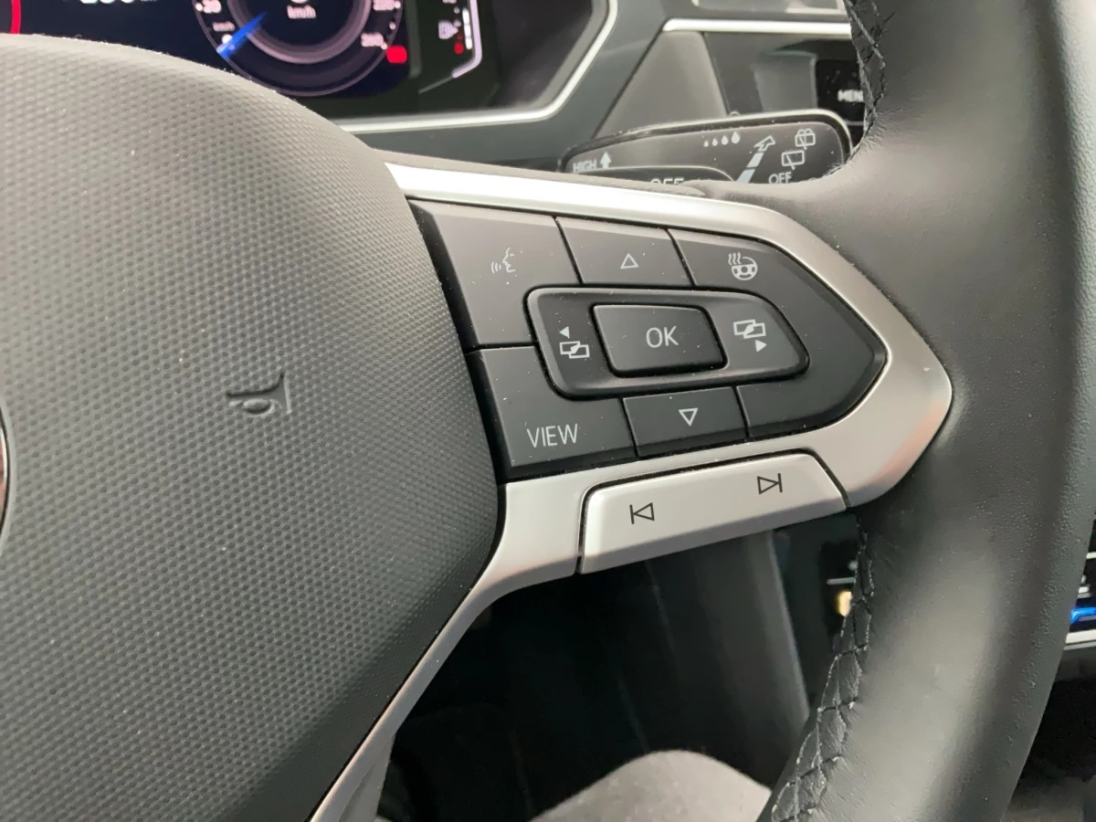 Volkswagen-Tiguan-image-18