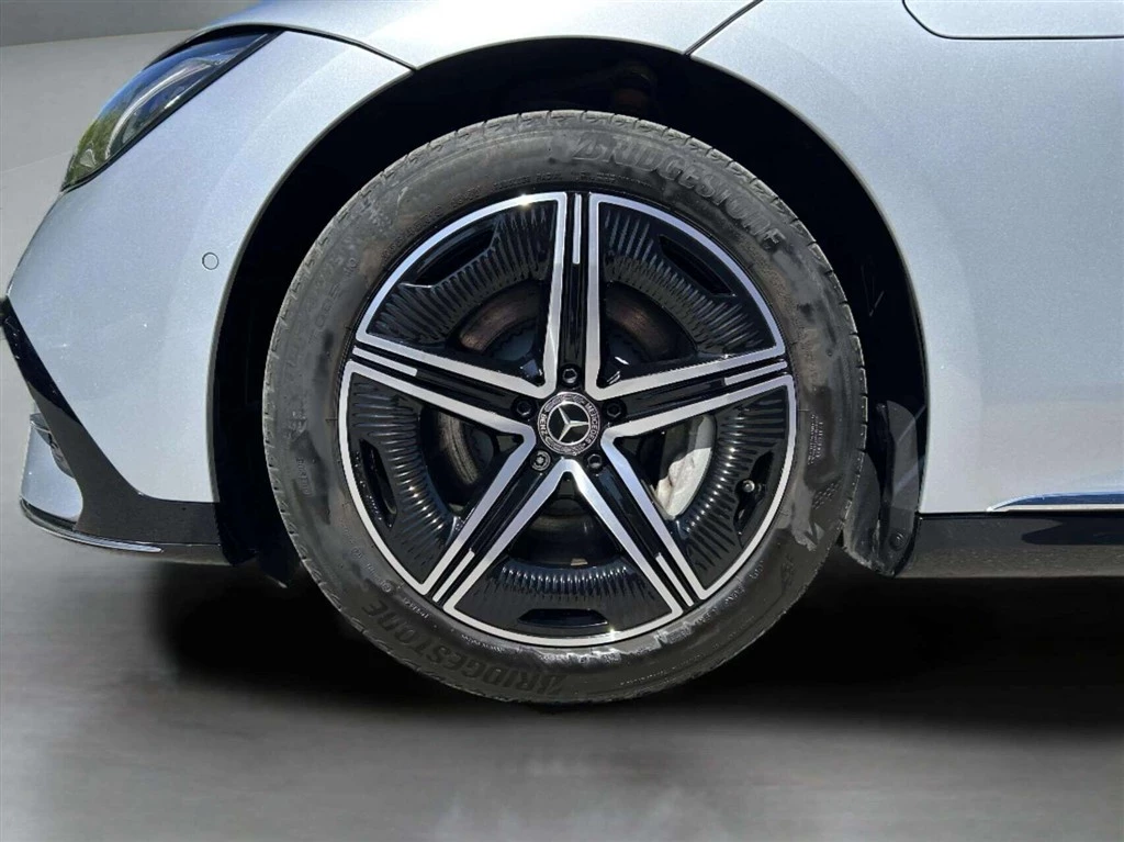 Mercedes-Benz-EQE-image-8