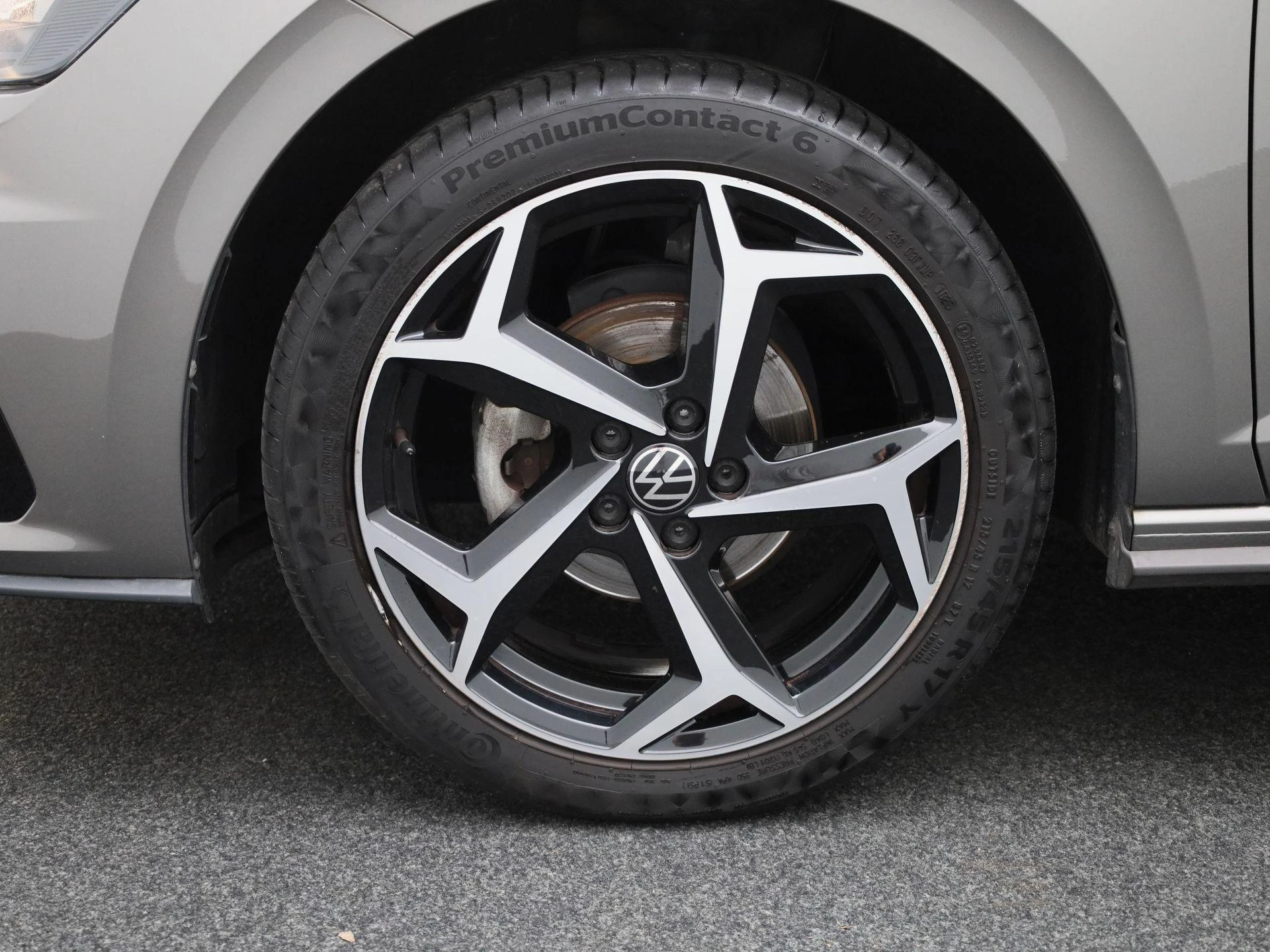 Volkswagen-Polo-image-12