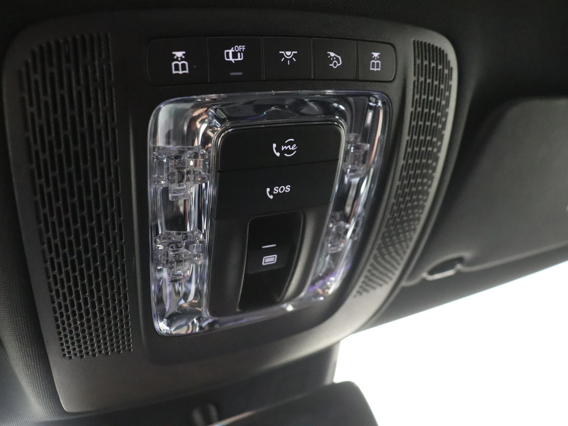 Mercedes-Benz-CLA-image-22