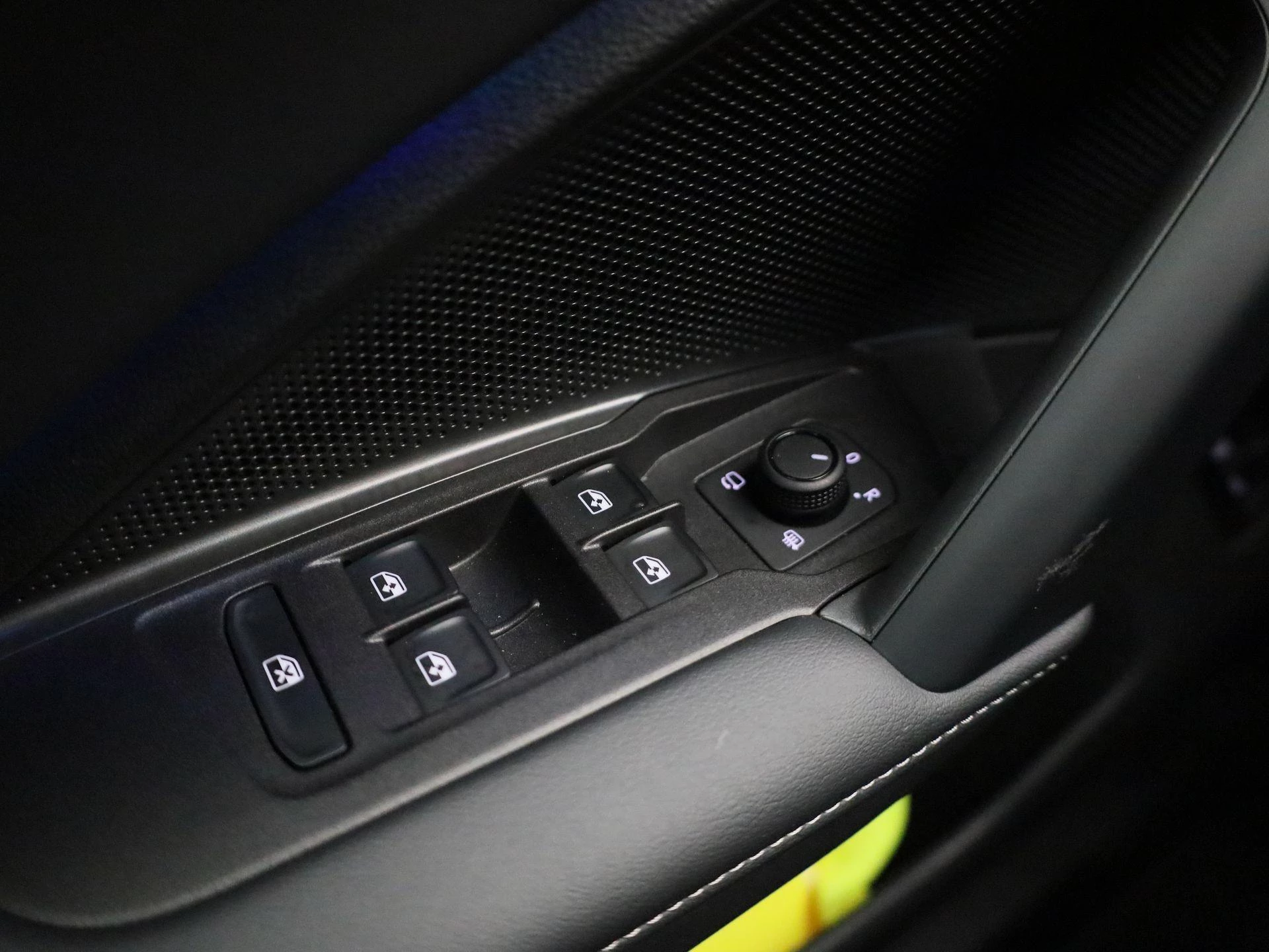 Volkswagen-Tiguan-image-26