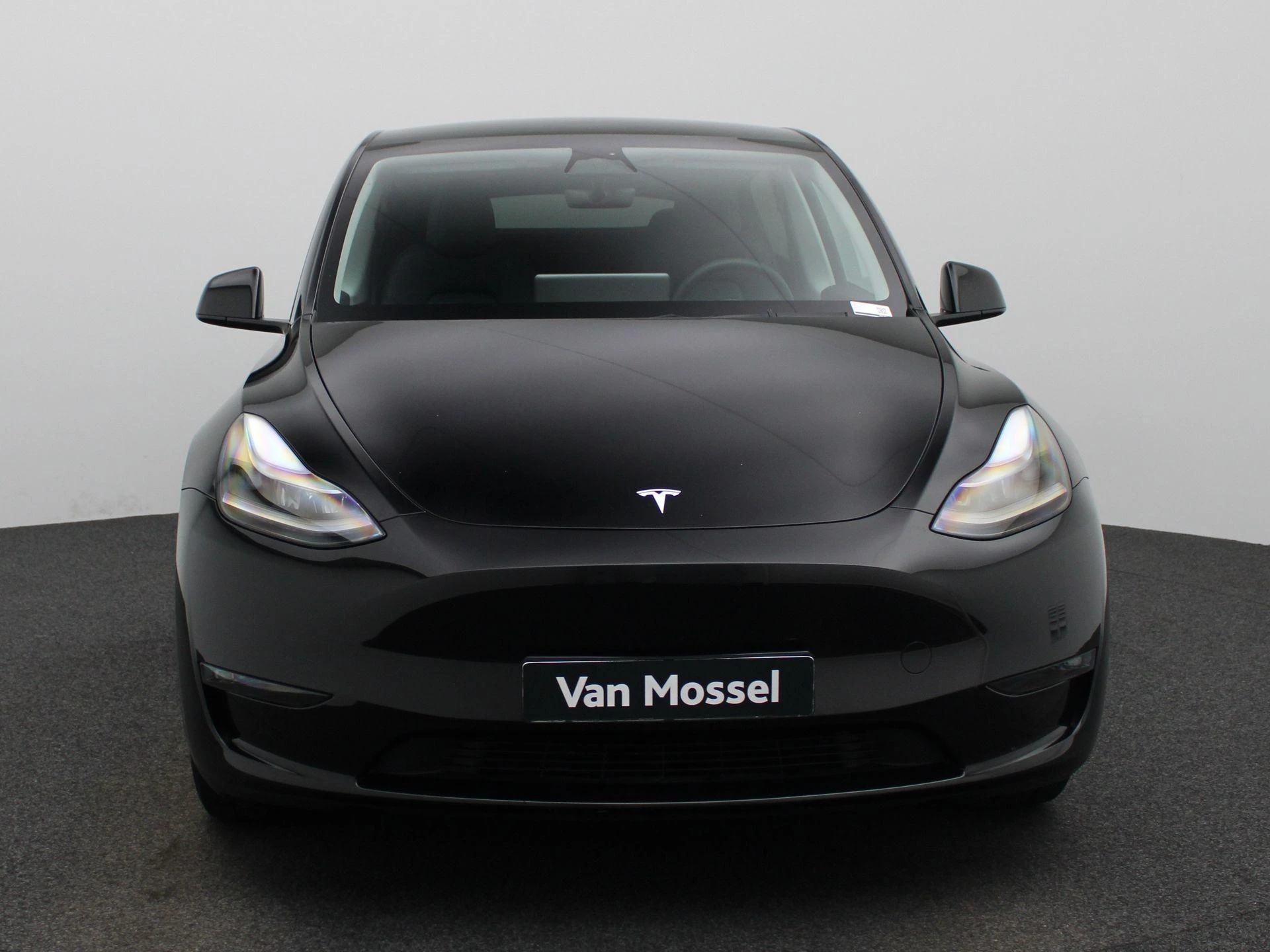Tesla-Model Y-image-2