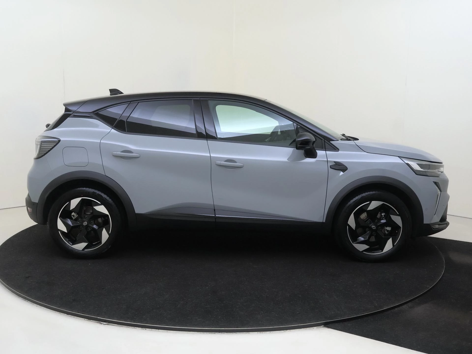 Renault Captur 1.8 E-Tech full hybrid 160 techno