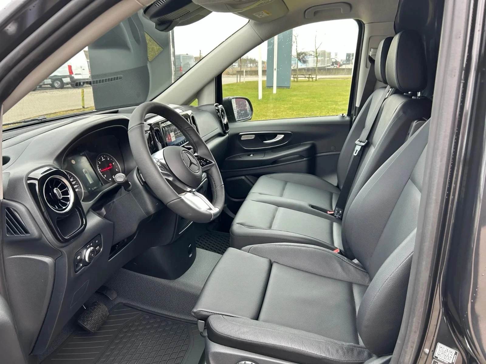 Mercedes-Benz-Vito-image-4