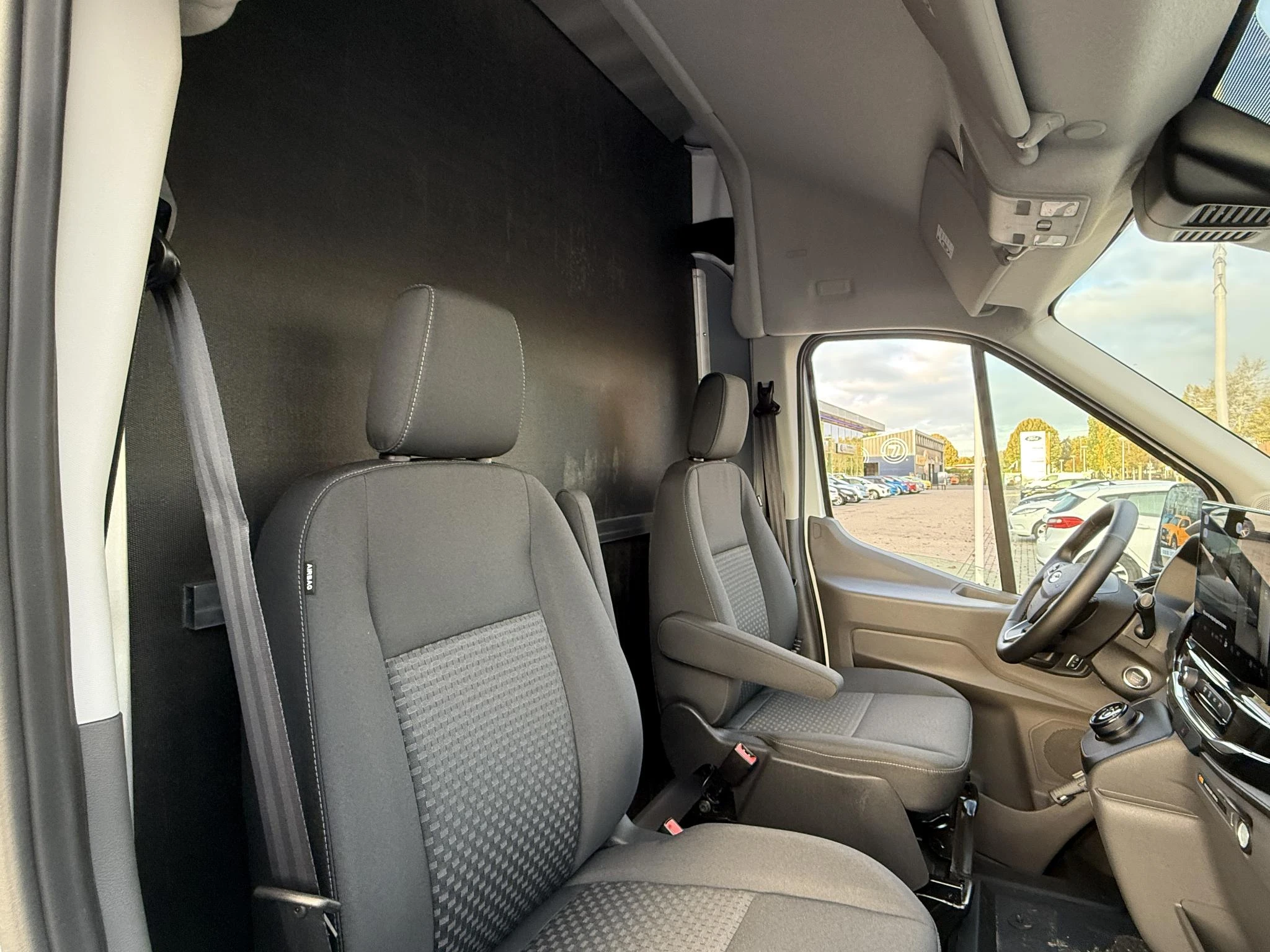 Ford-E-Transit-image-18