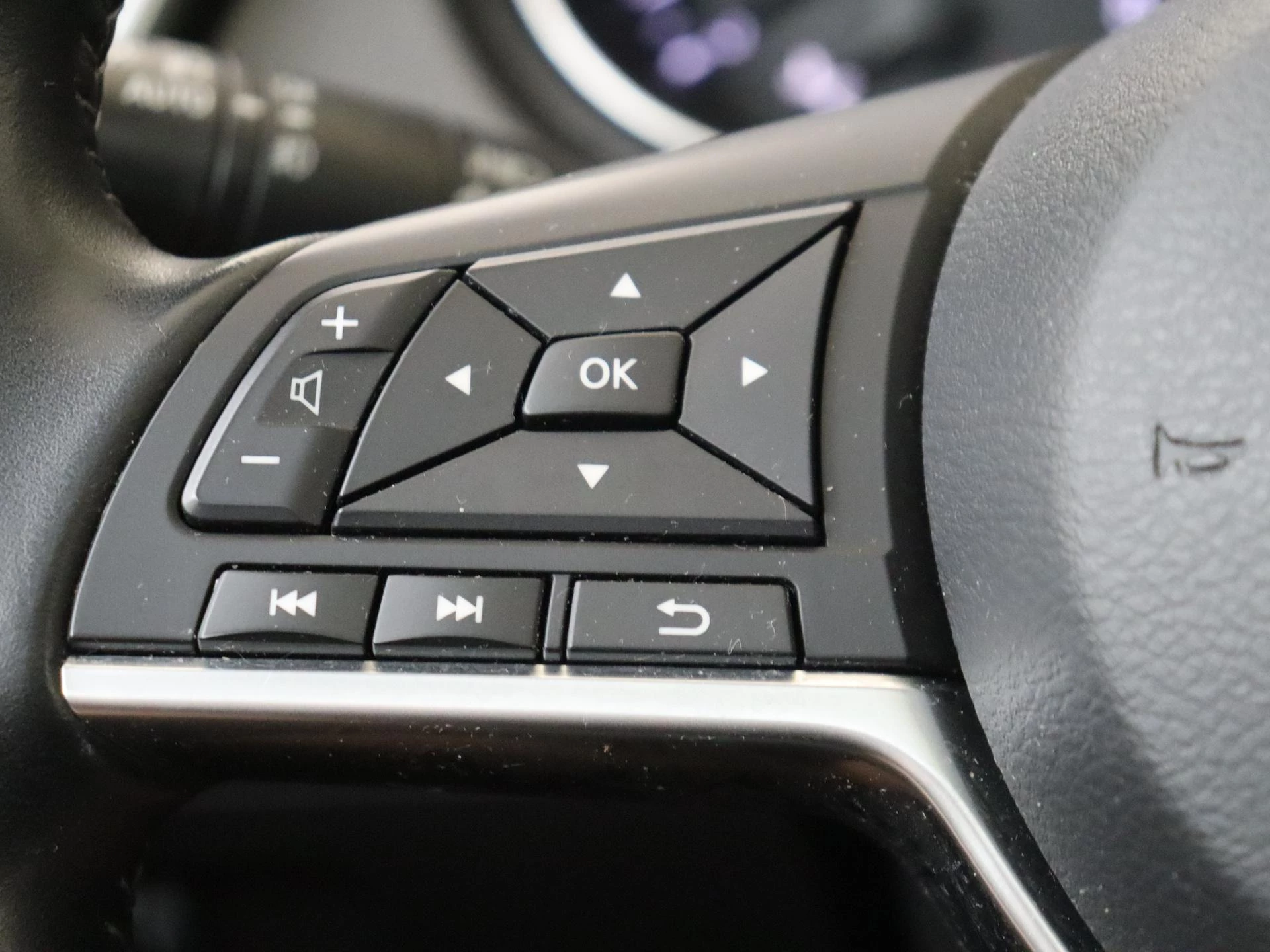 Nissan-QASHQAI-image-12