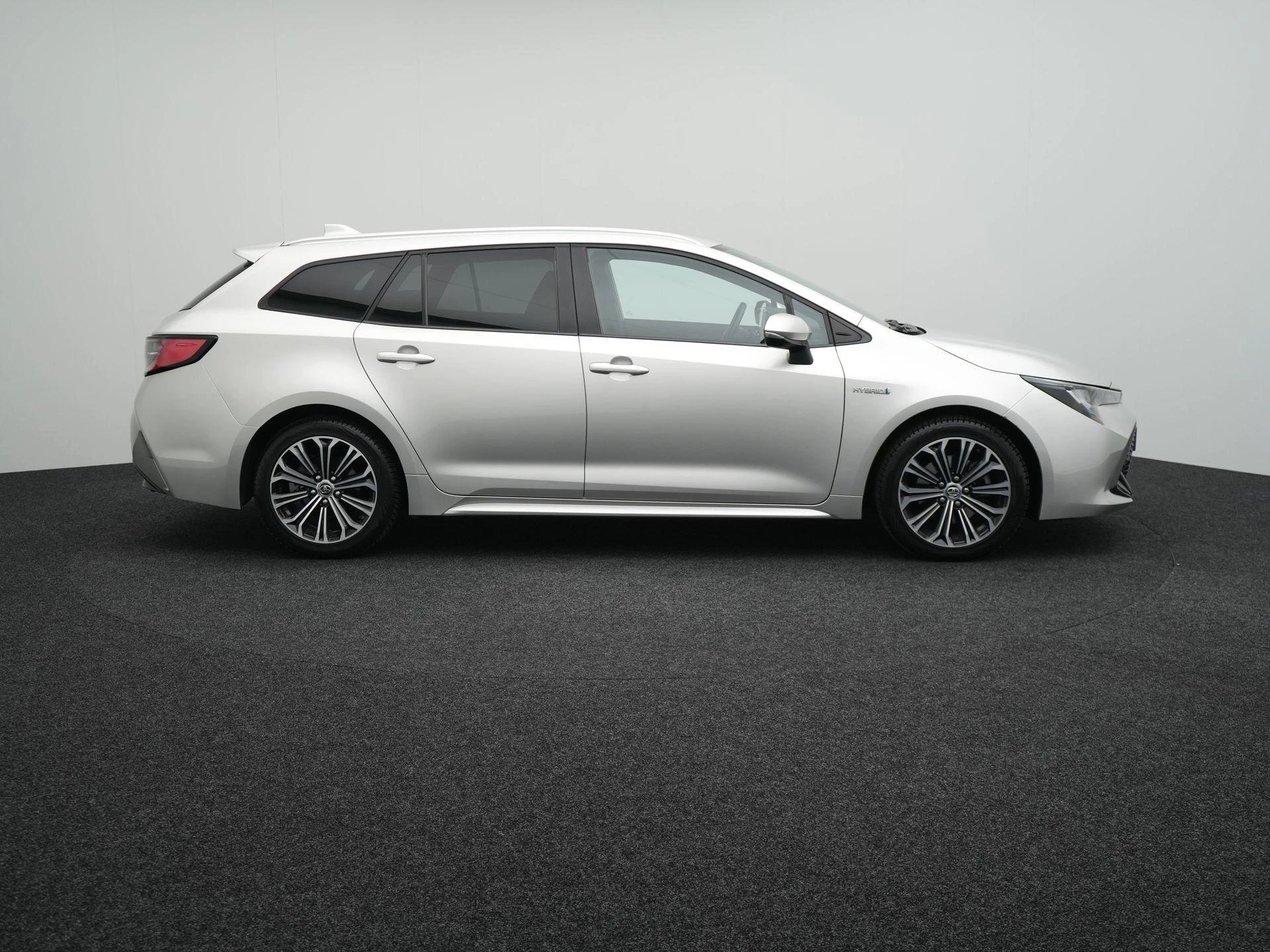 Toyota-Corolla Touring Sports-image-5