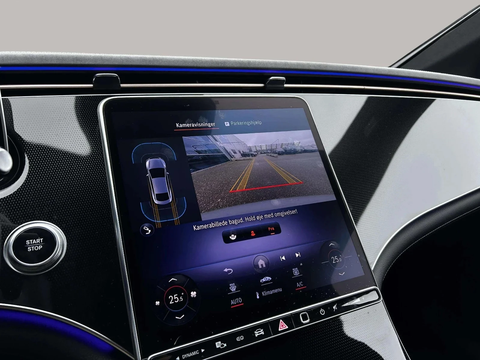 Mercedes-Benz-EQE-image-19