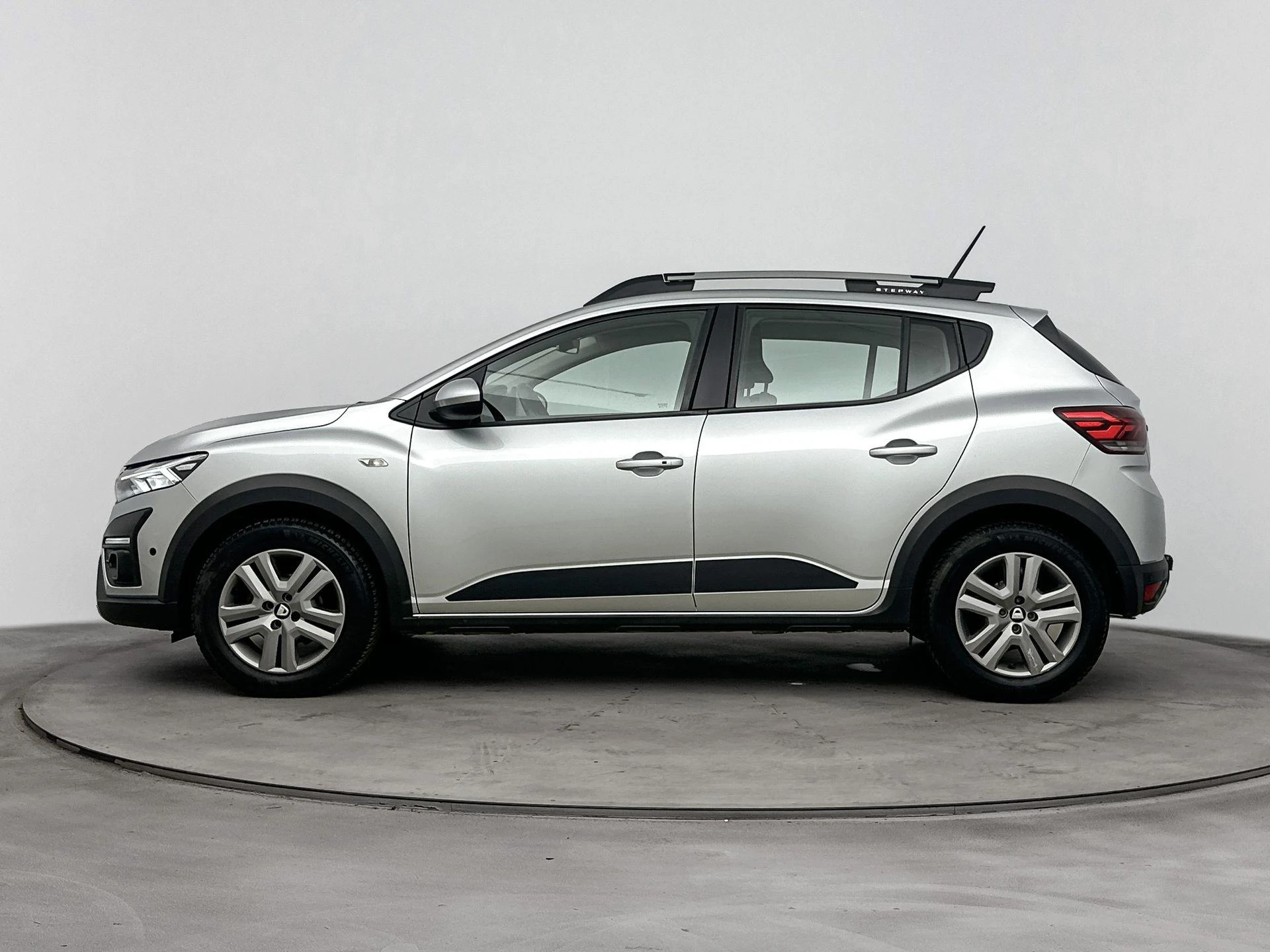 Dacia-Sandero Stepway-image-1