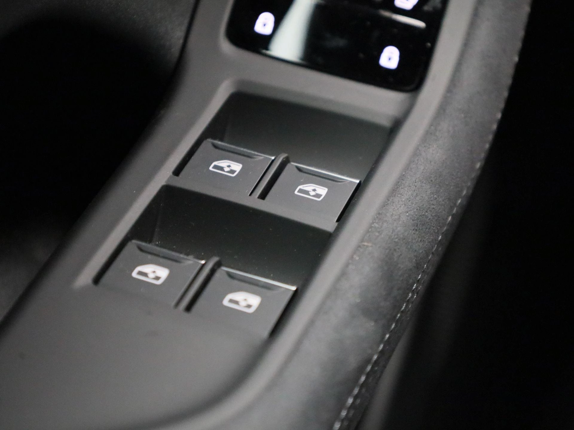 Audi A6 Avant 2.0 e-hybrid quattro S Competition 367 PK