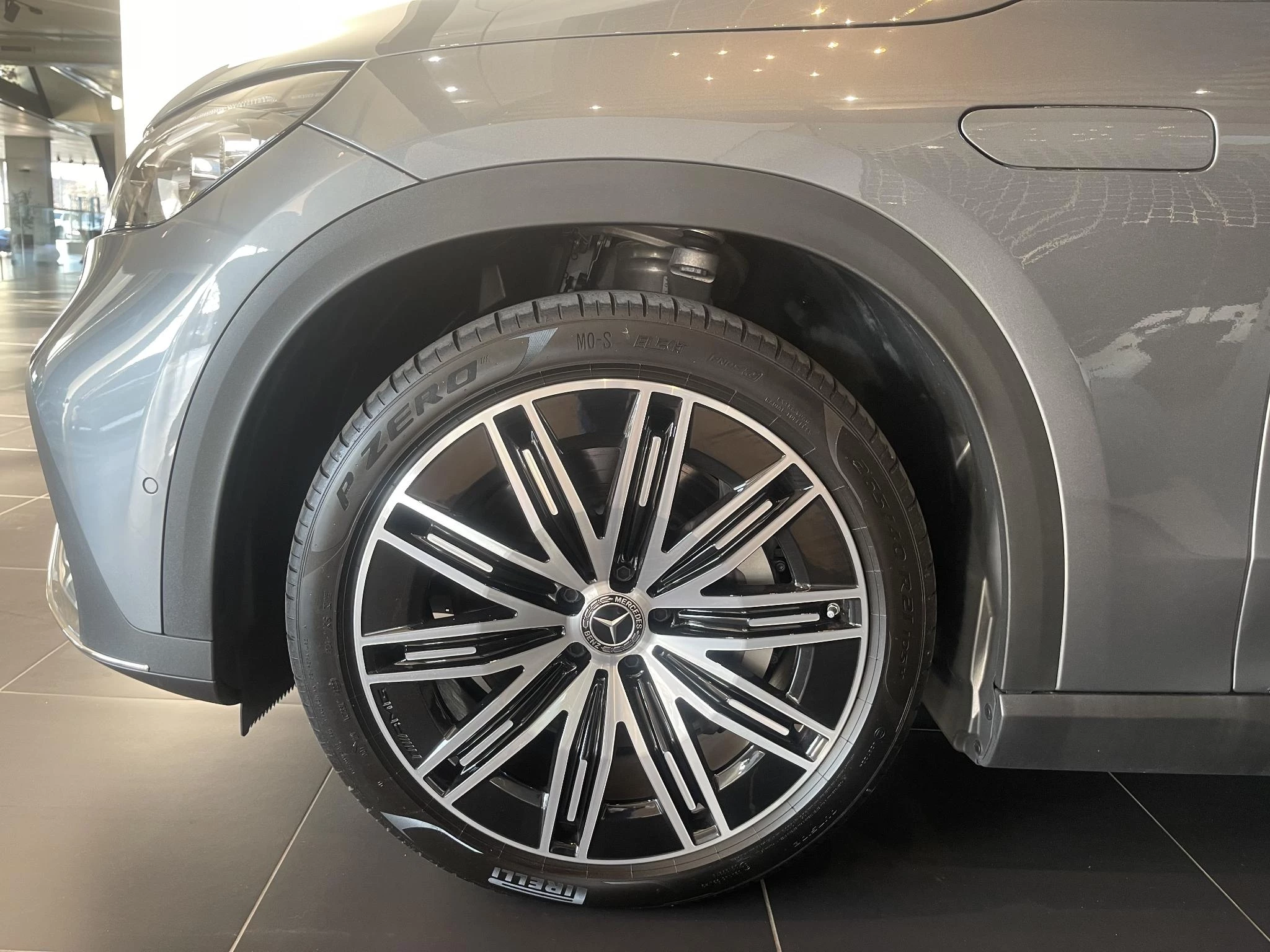 Mercedes-Benz-EQE-image-4