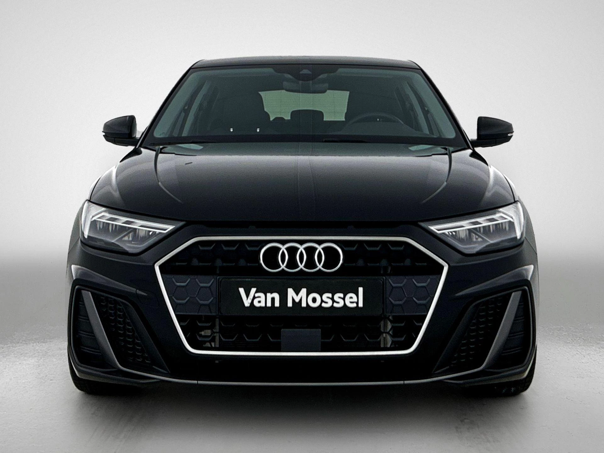 Audi-A1 Sportback-image-1