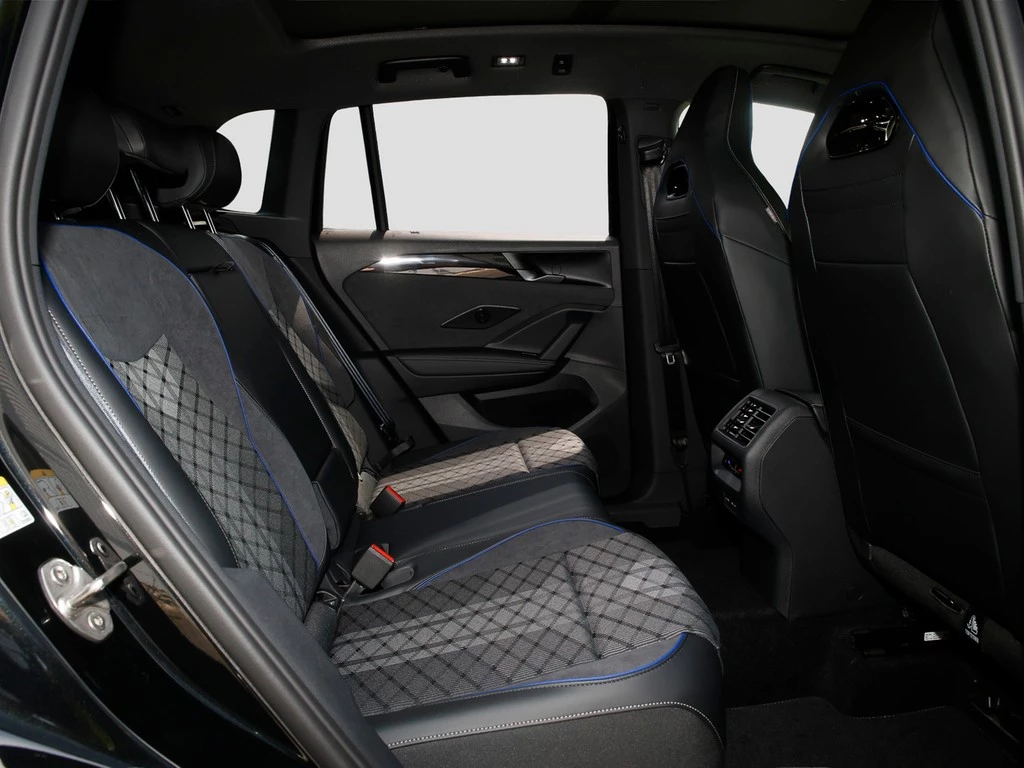 Volkswagen Tiguan R-Line 2.0 l TDI 4M. DSG Pano, Standh., AHK VSA