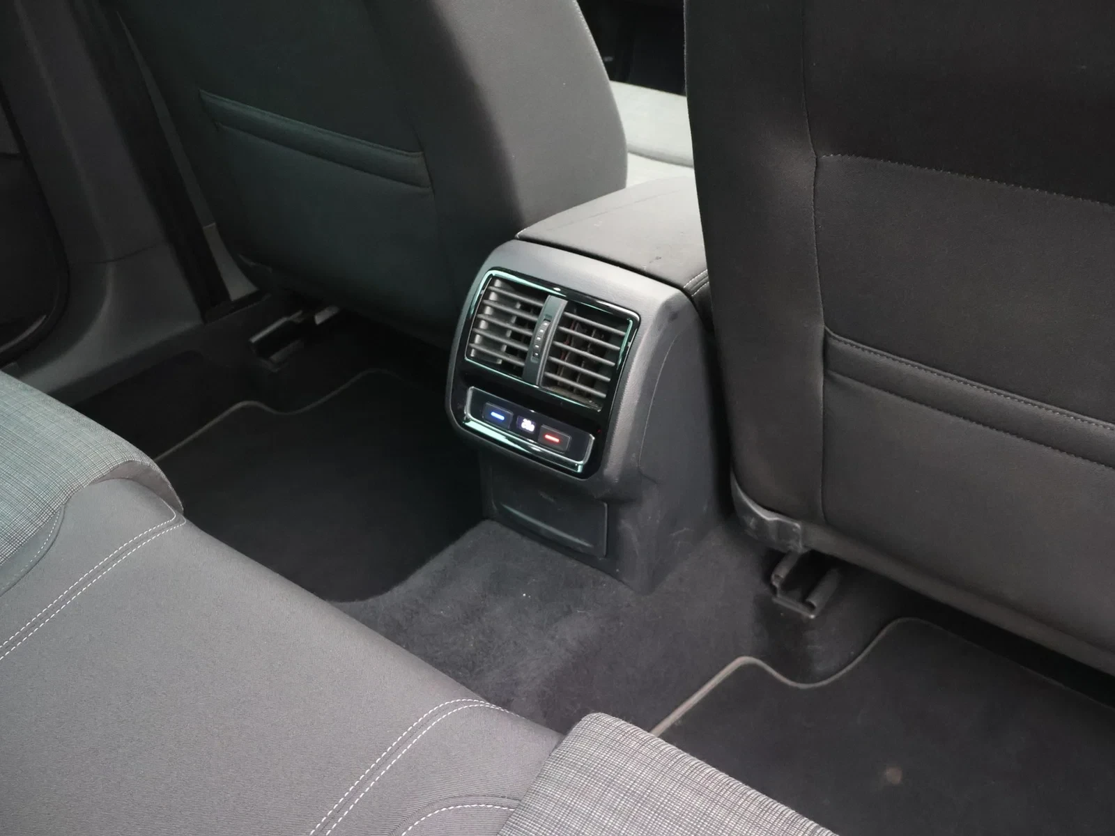Volkswagen Passat Variant Passat Variant Style 'Business' 1.6 TDI SCR *120 pk *PANO*DSG*ACC*PDC*cruis control