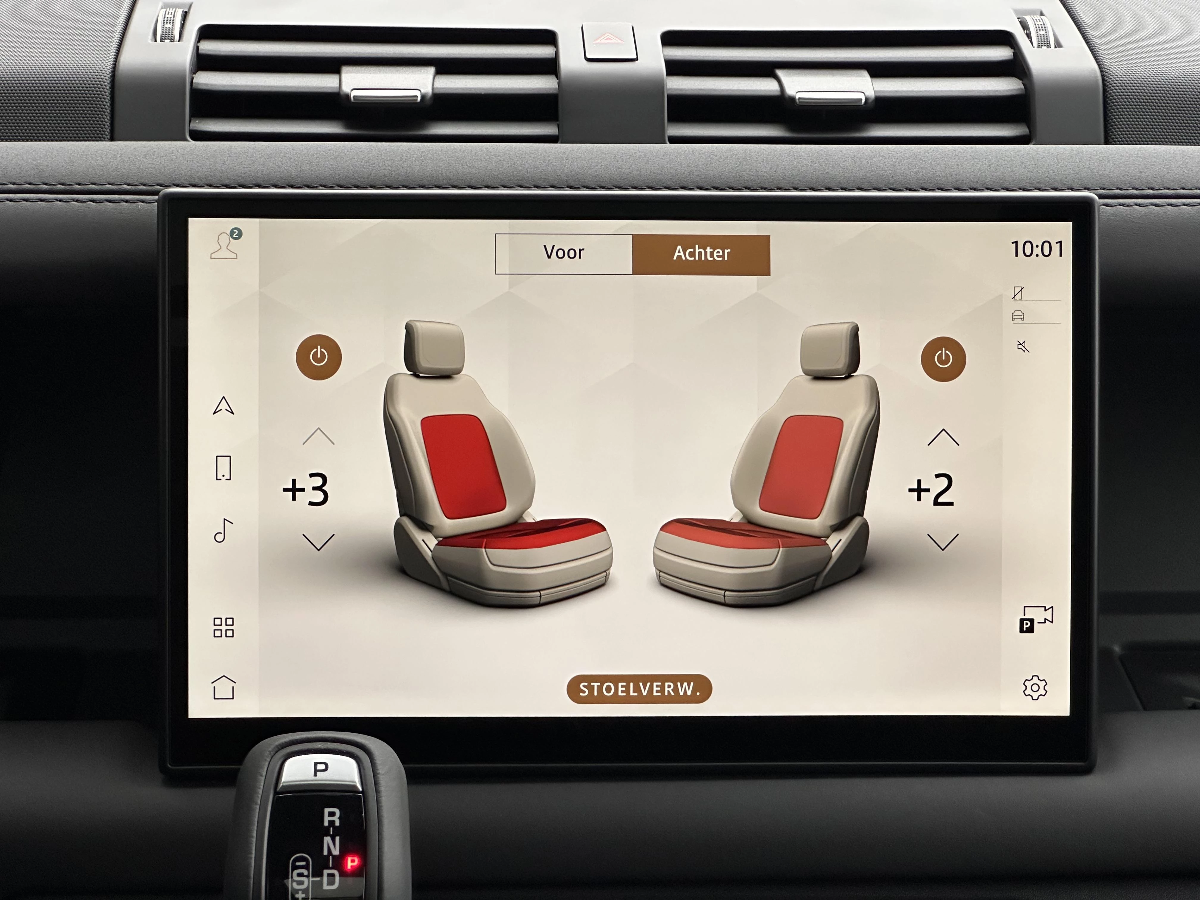 Land Rover-Defender-image-32