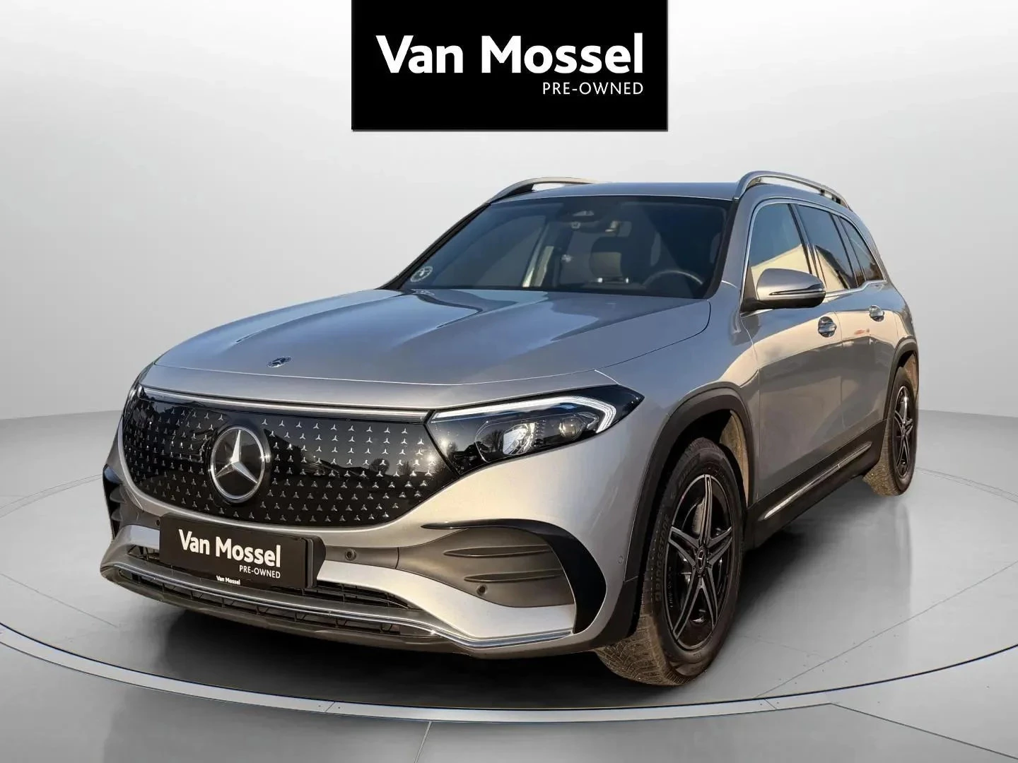 Mercedes-Benz-EQB-image-0