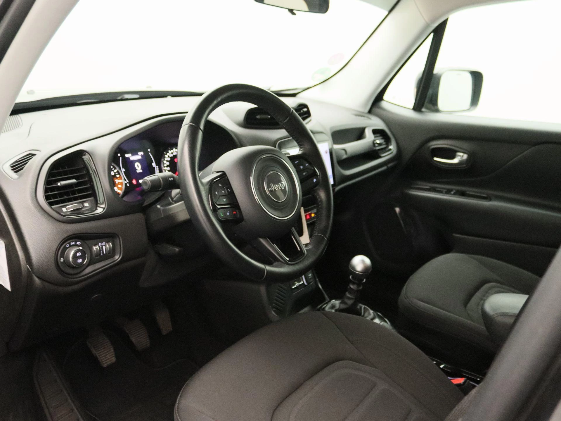 Jeep-Renegade-image-20