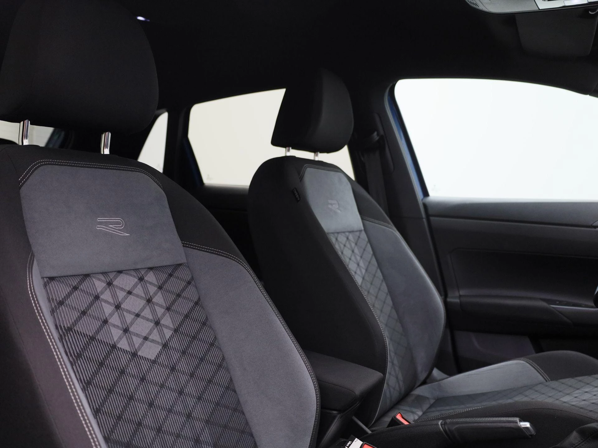 Volkswagen-Polo-image-29