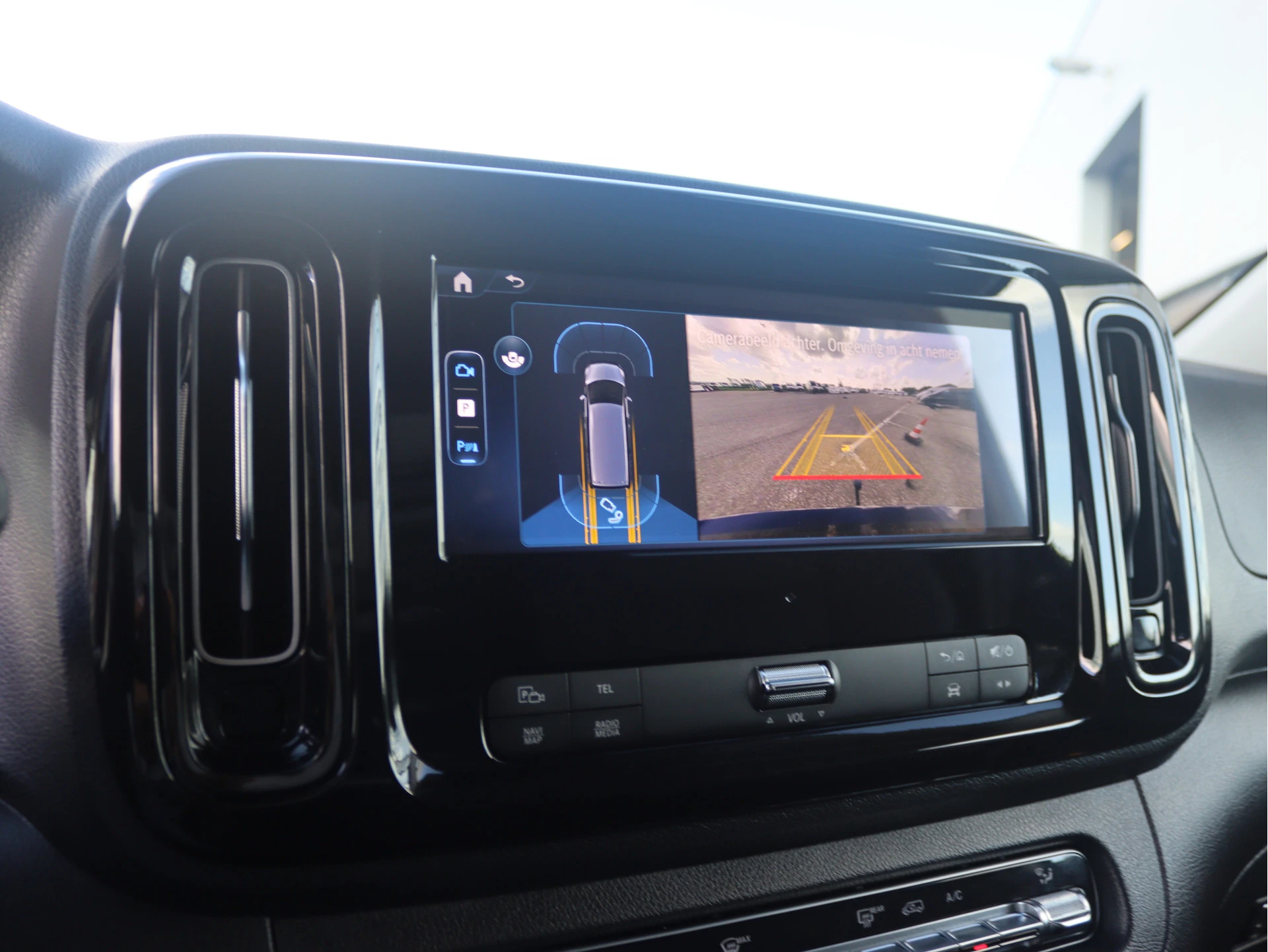 Mercedes-Benz-Vito-image-9