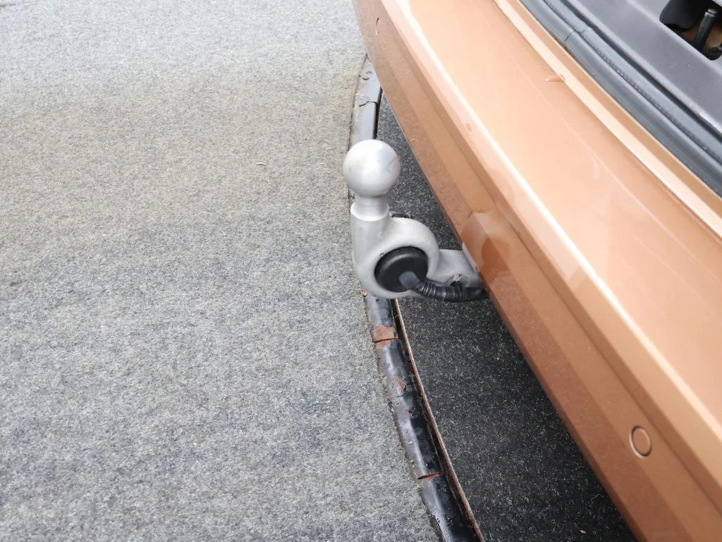 Volkswagen-Multivan-image-22