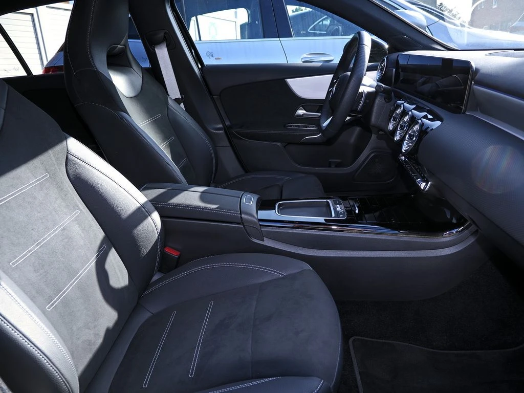 Mercedes-Benz-A-Klasse 200-image-11
