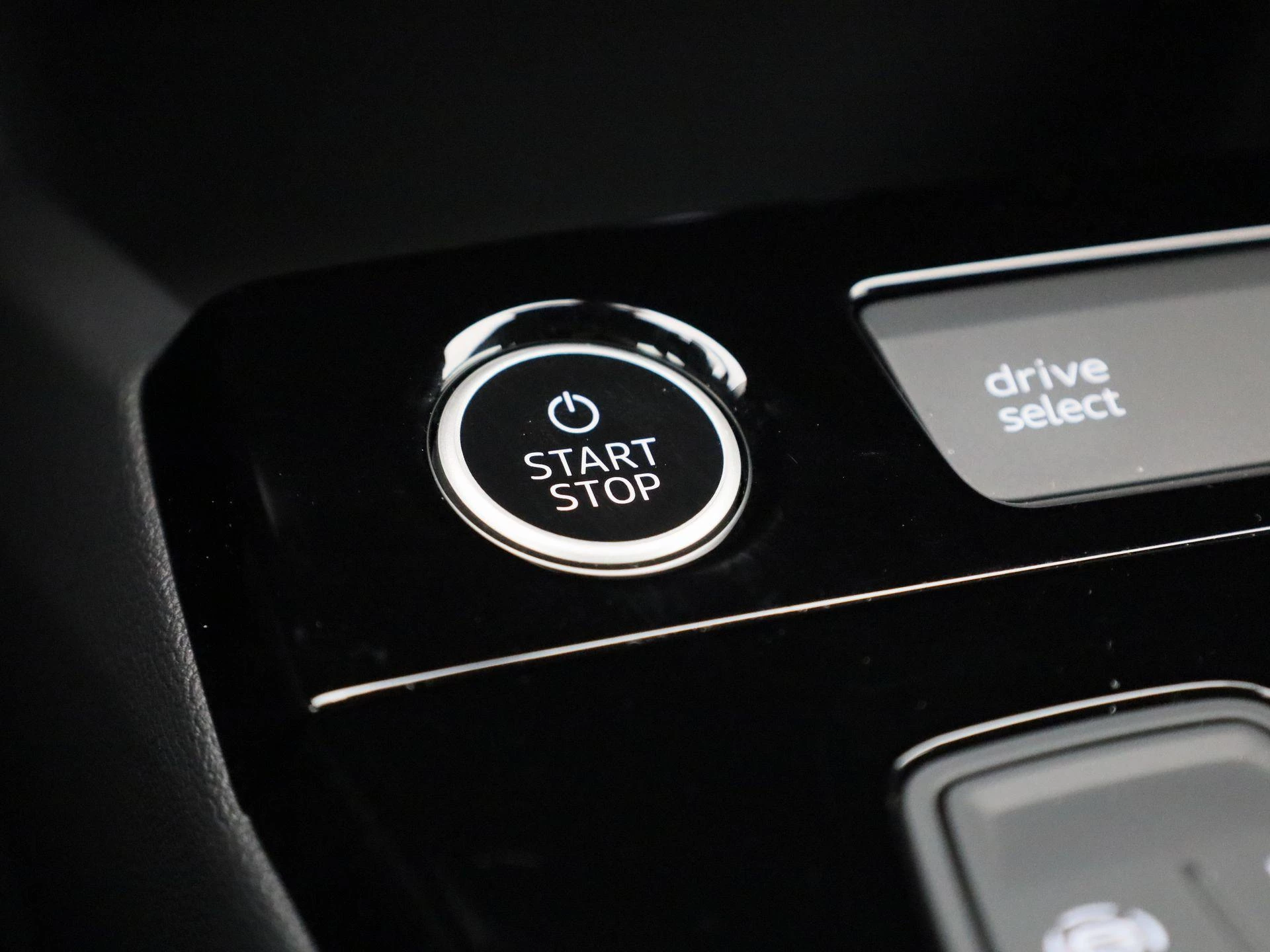 Audi-Q6 e-tron-image-27