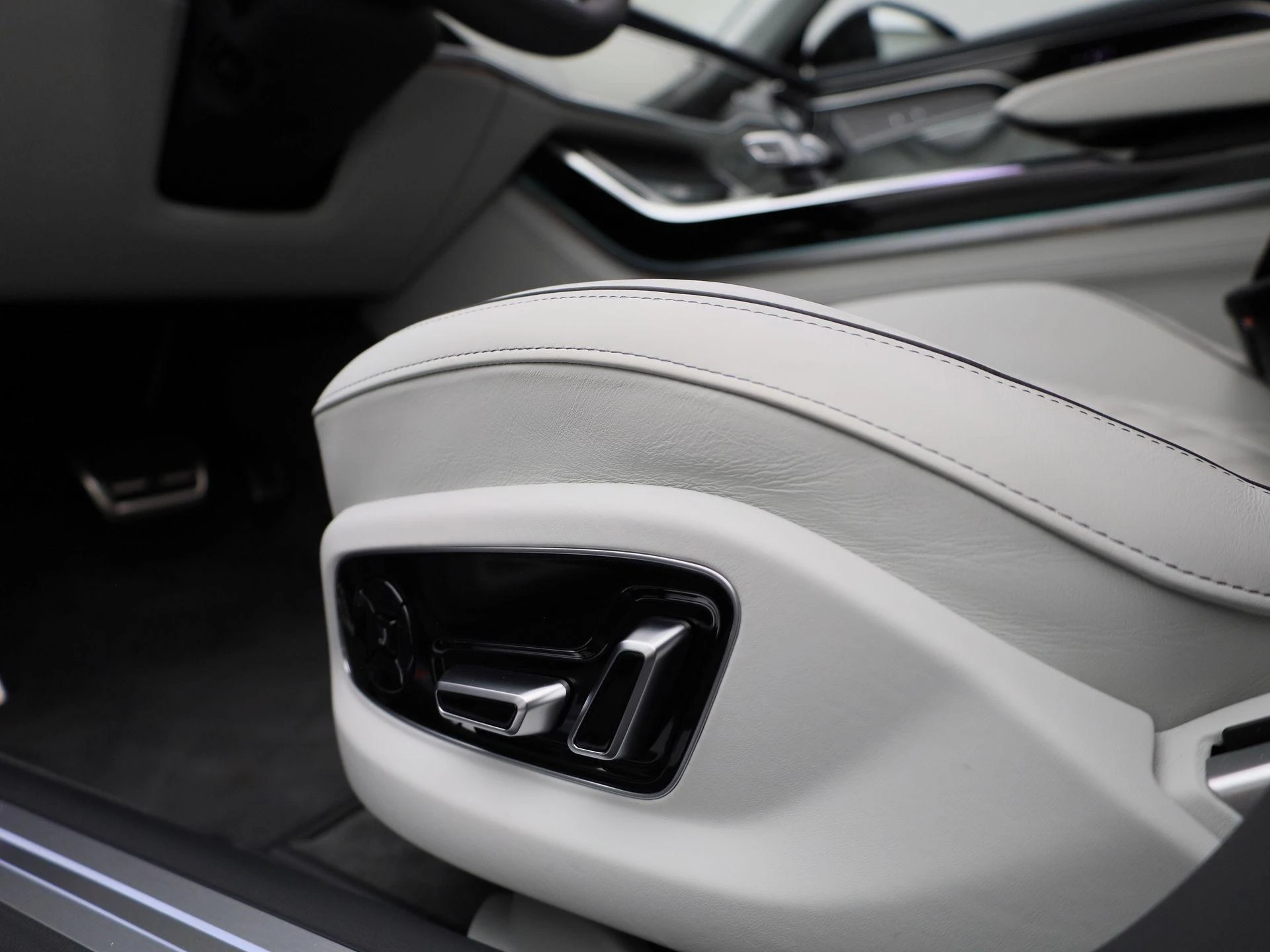 Audi-A8-image-40