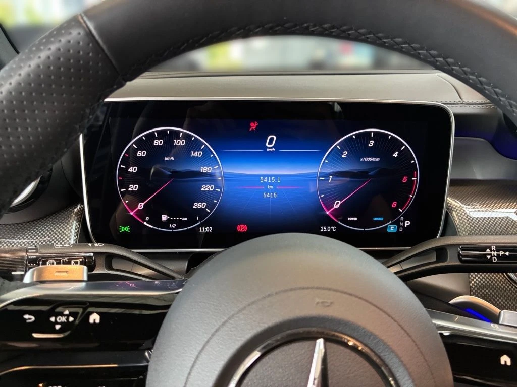 Mercedes-Benz-GLC 300 d-image-6