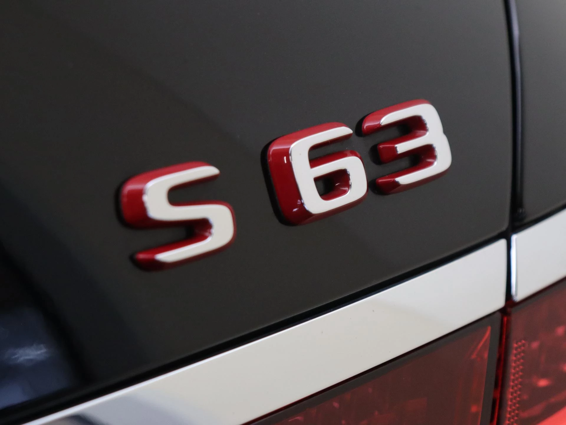 Mercedes-Benz-S-Klasse-image-40