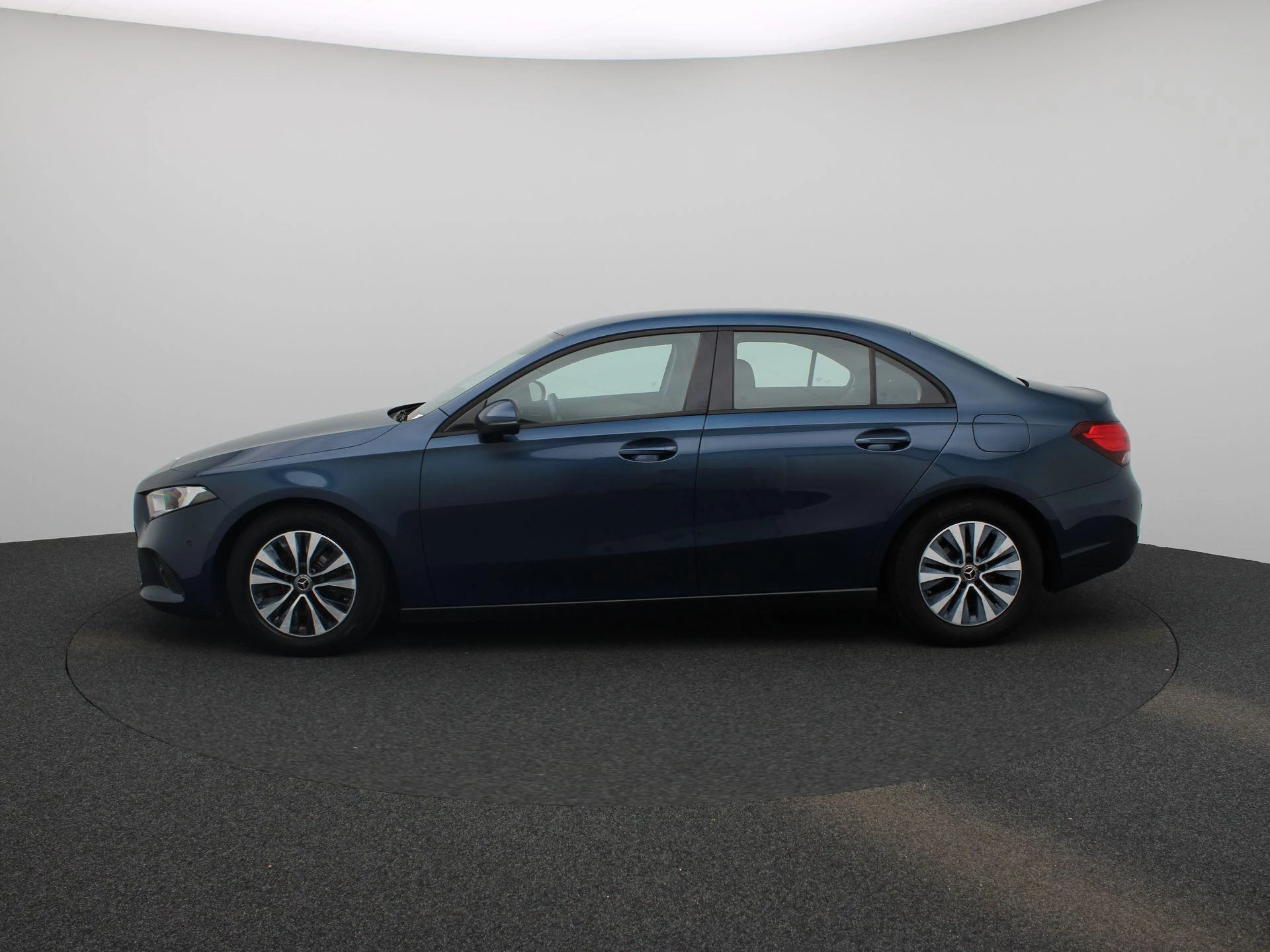 Mercedes-Benz-A-Klasse-image-3