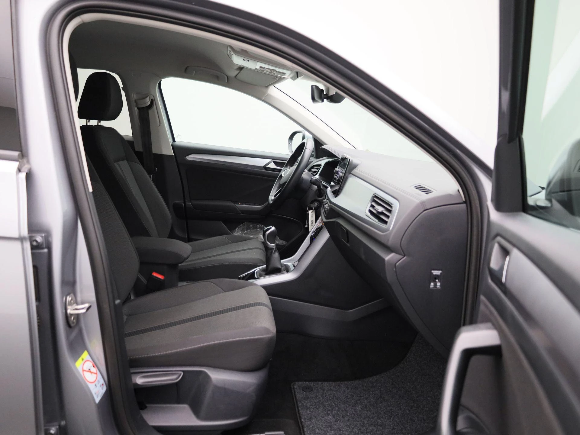 Volkswagen-T-Roc-image-32
