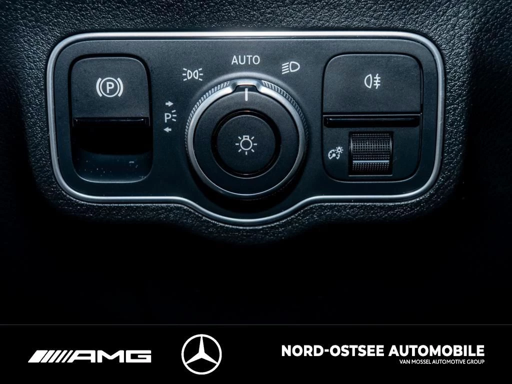 Mercedes-Benz-GLA-image-12