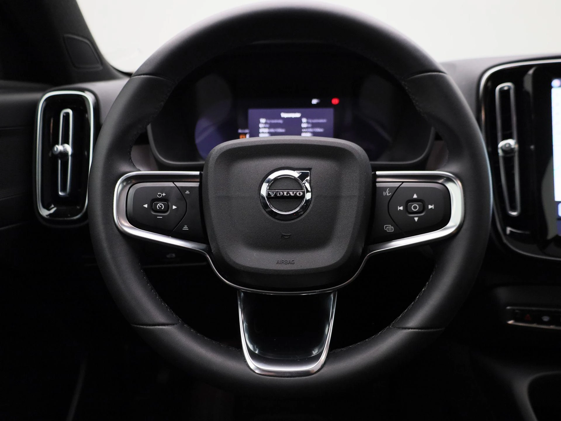Volvo-C40-image-6