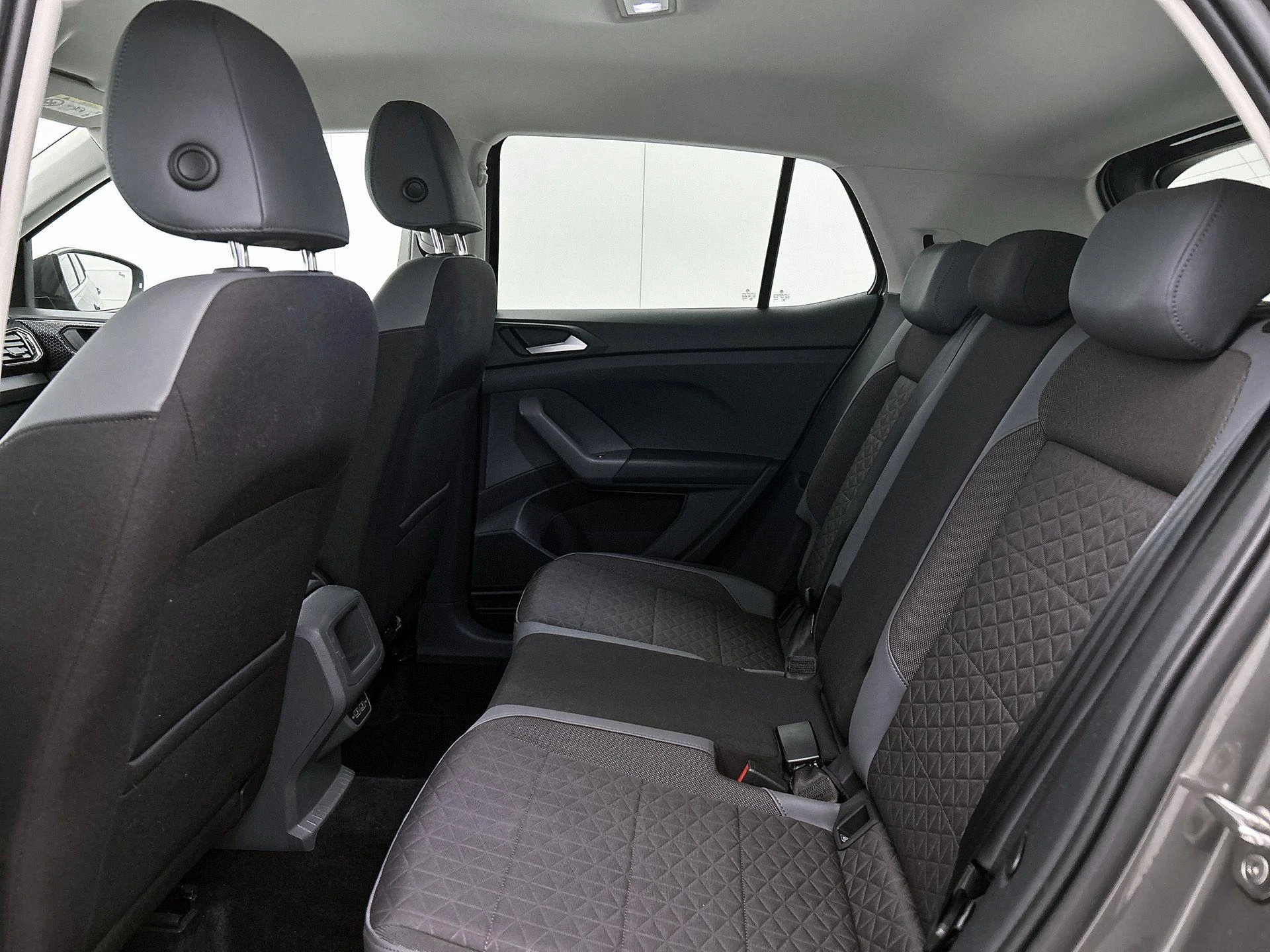 Volkswagen-T-Cross-image-26