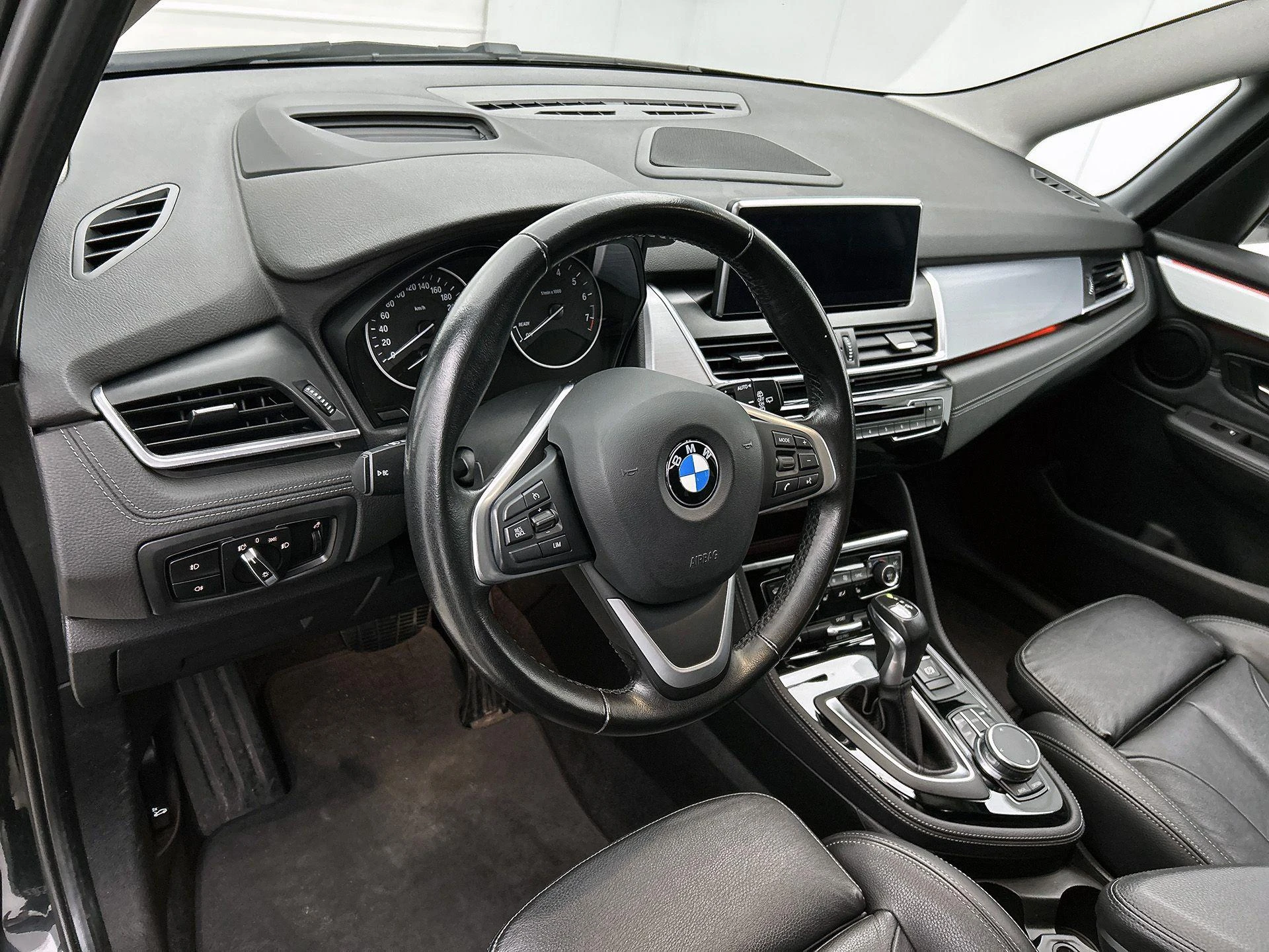 BMW-2 Serie-image-17