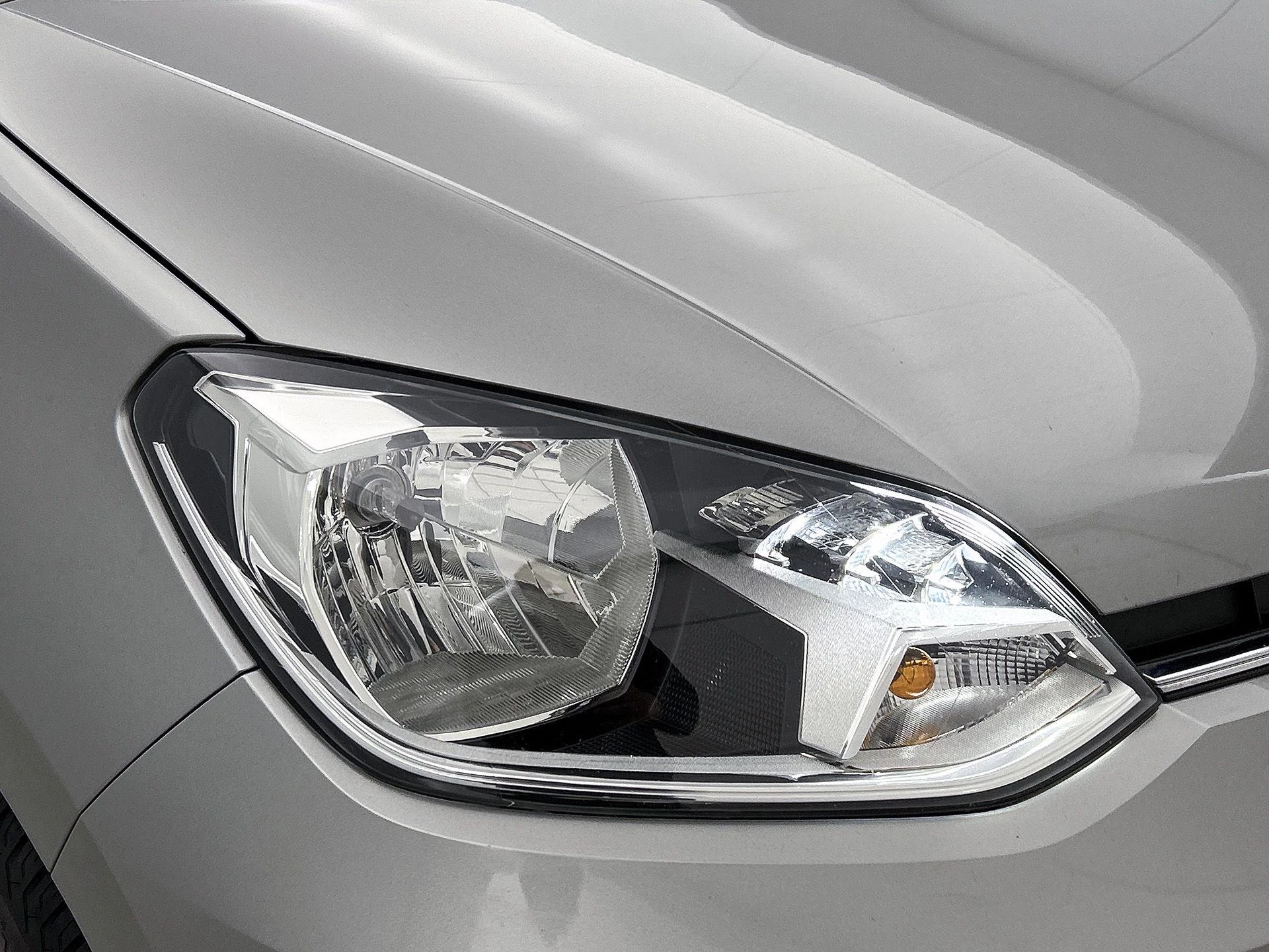 Volkswagen-up!-image-16