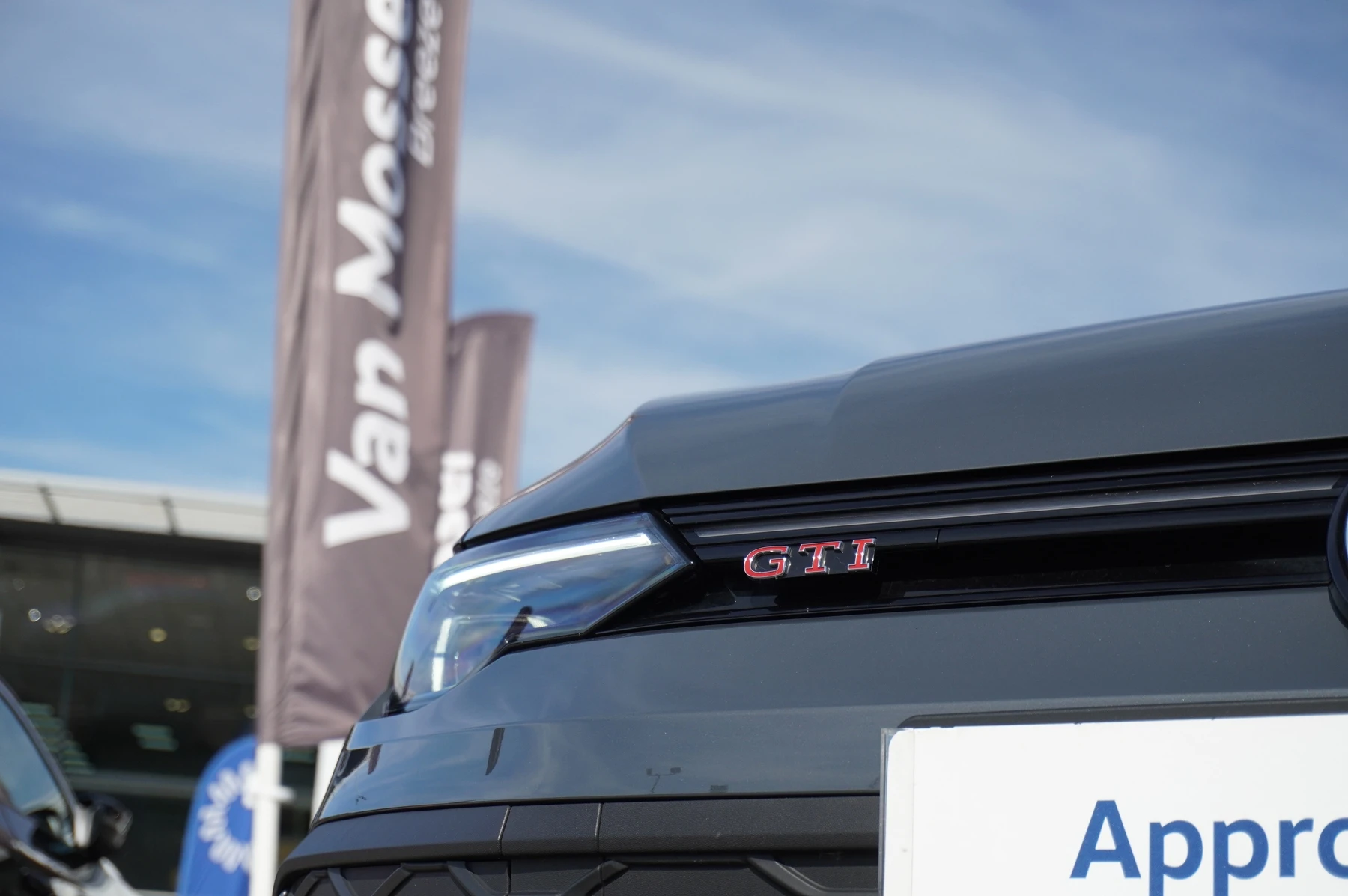 Volkswagen-Golf-image-26