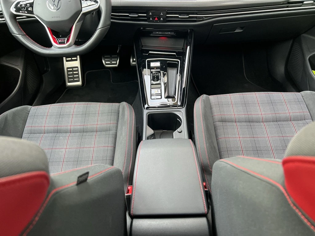 Volkswagen Golf VIII Lim. 2.0 GTI DSG GTI *Matrix*Pano*AHK*