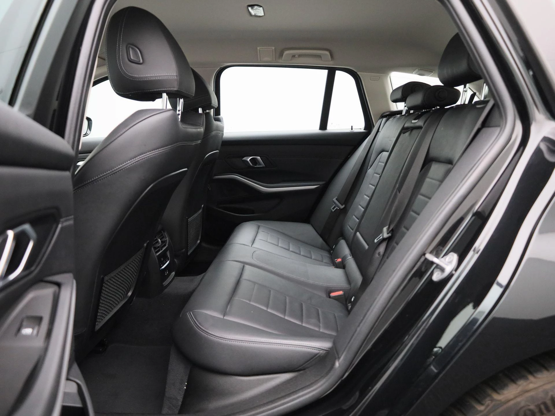 BMW-3 Serie-image-11