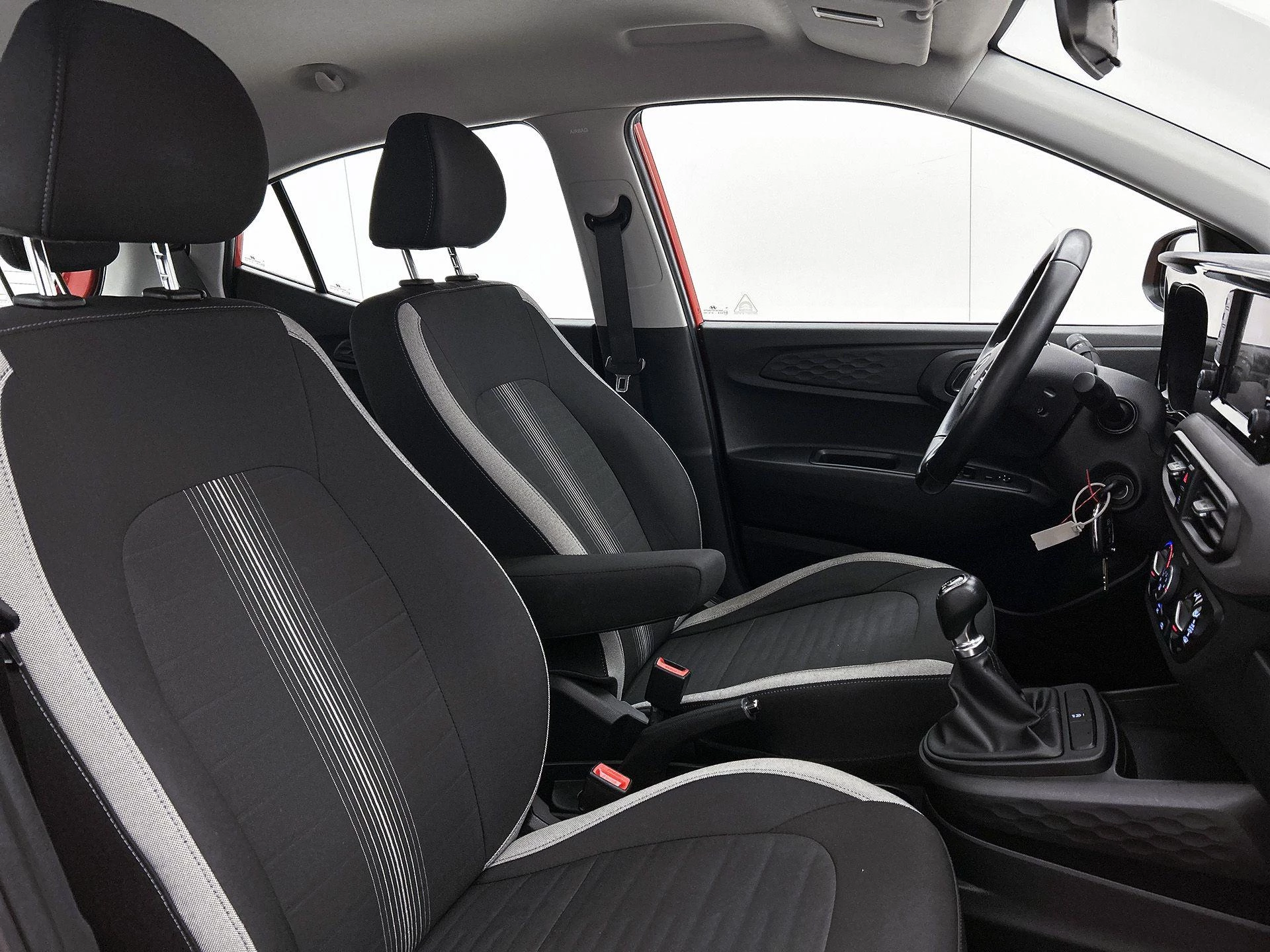 Hyundai-i10-image-29