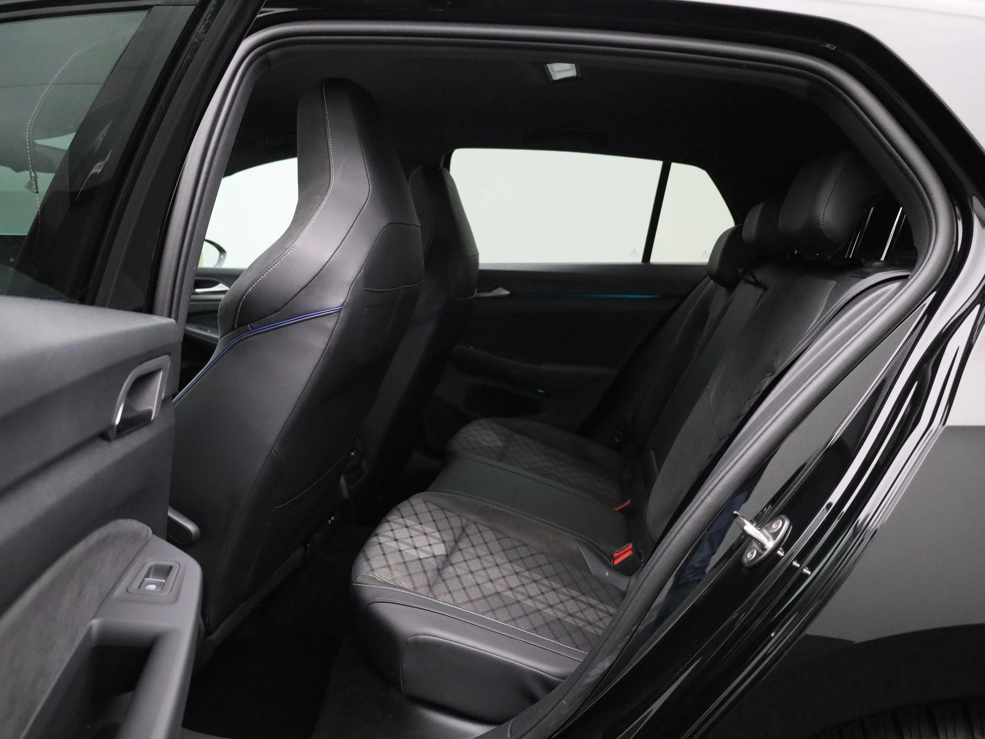 Volkswagen Golf 1.5 eTSI R-Line Edition