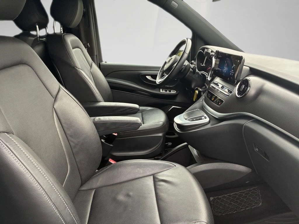 Mercedes-Benz-V-Klasse 300 d-image-15