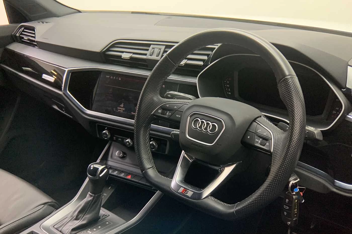 Audi-Q3-image-5
