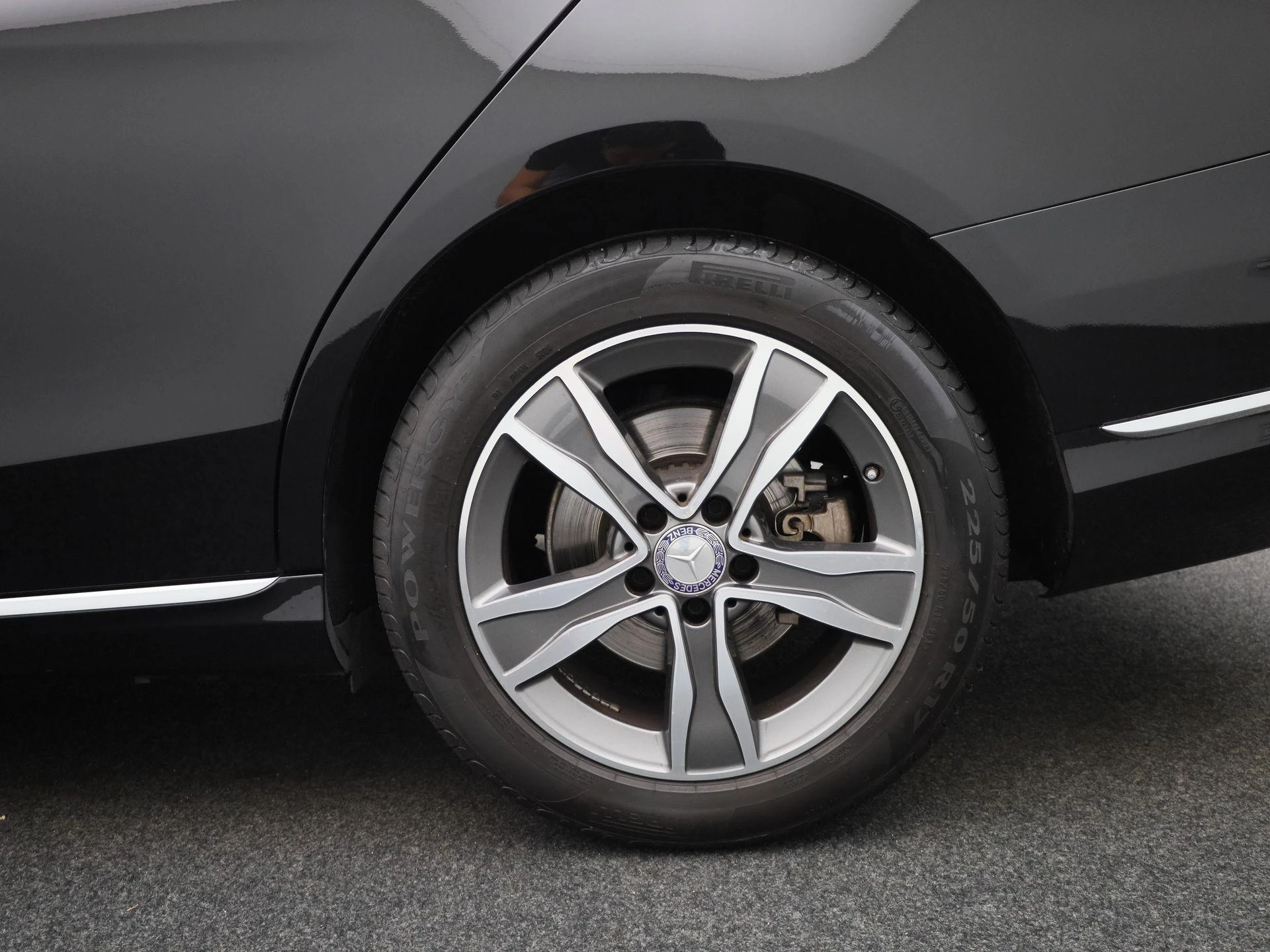Mercedes-Benz-C-Klasse-image-13