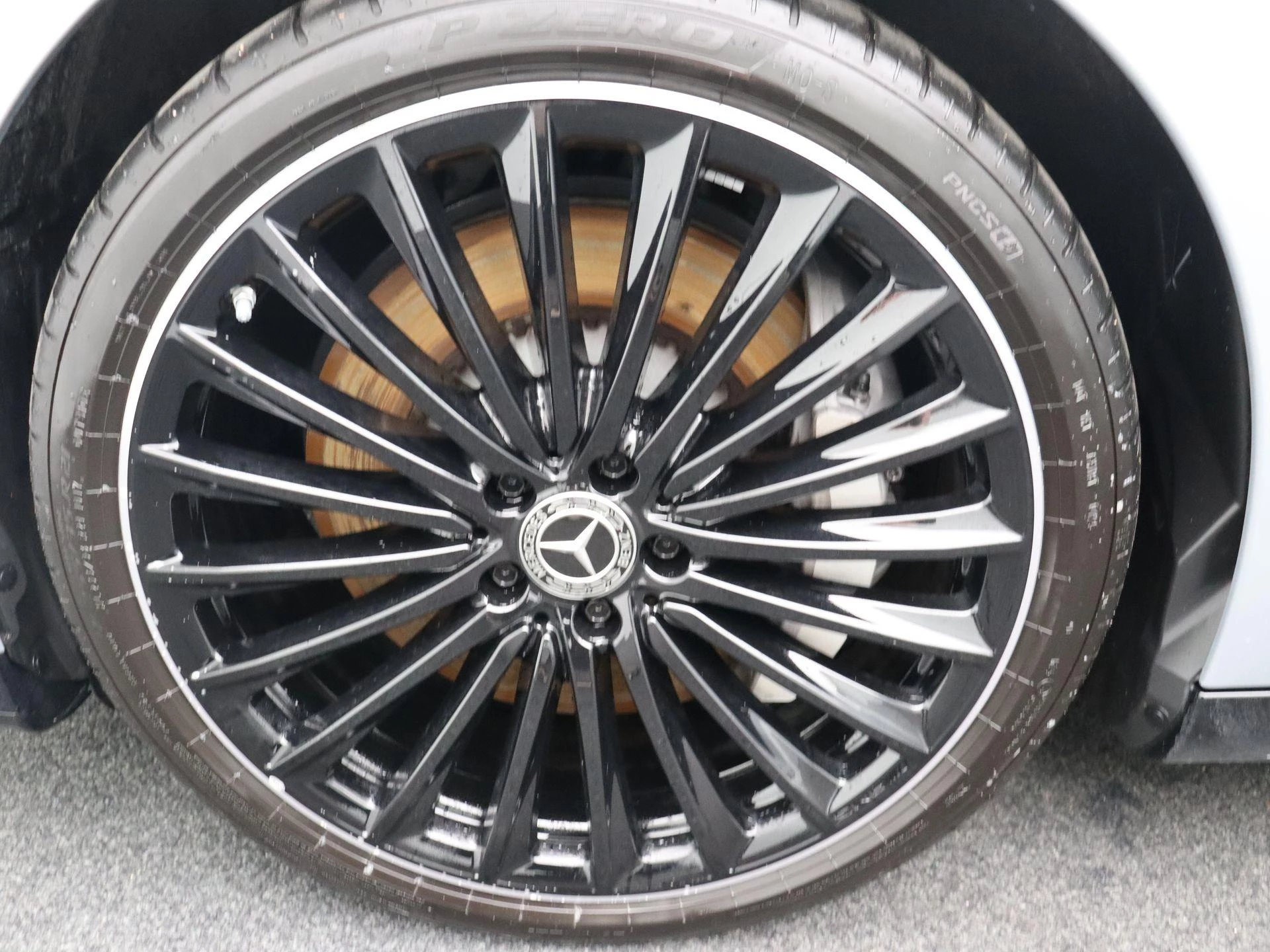 Mercedes-Benz-EQE-image-6