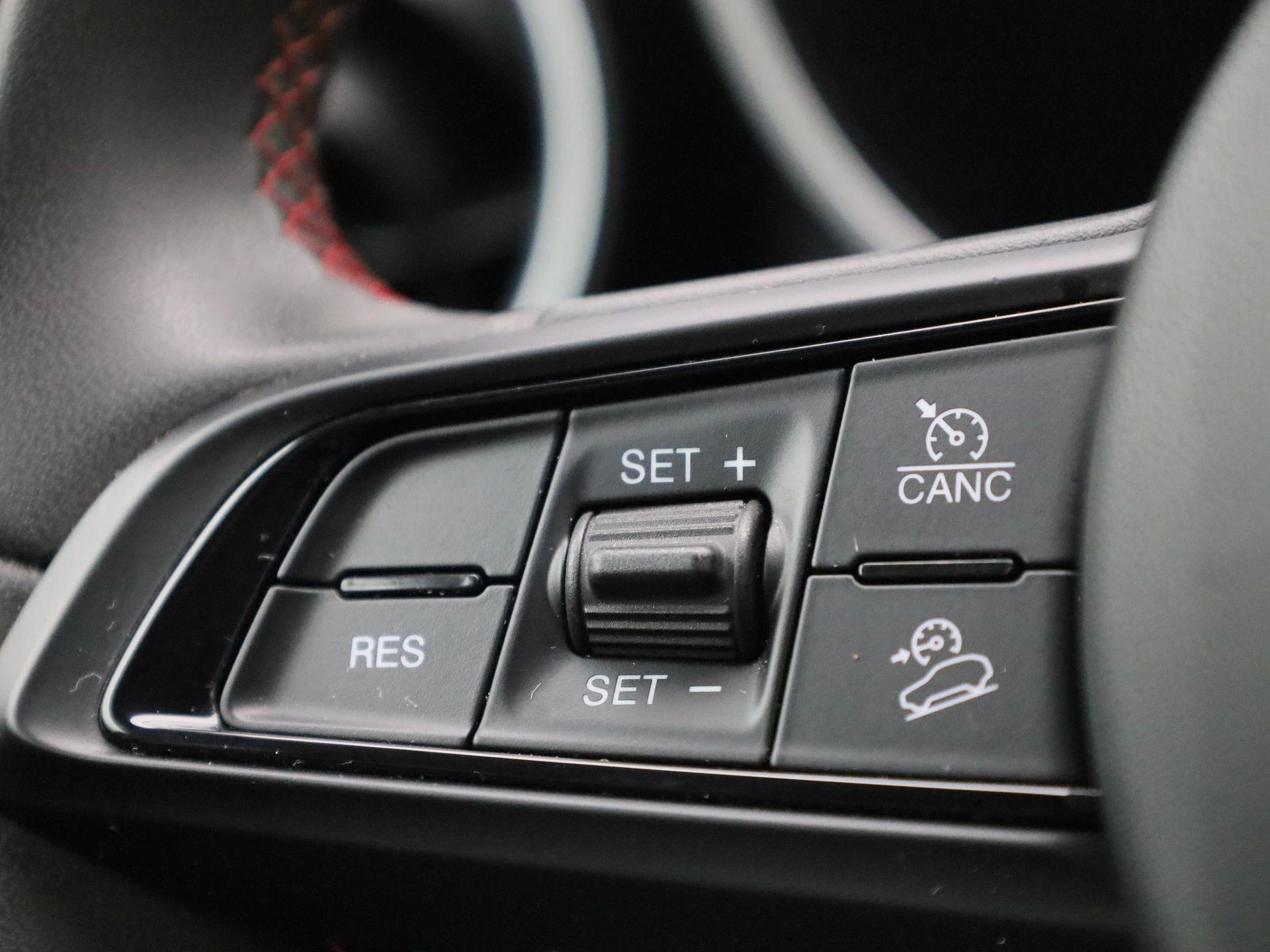 Alfa Romeo-Stelvio-image-17