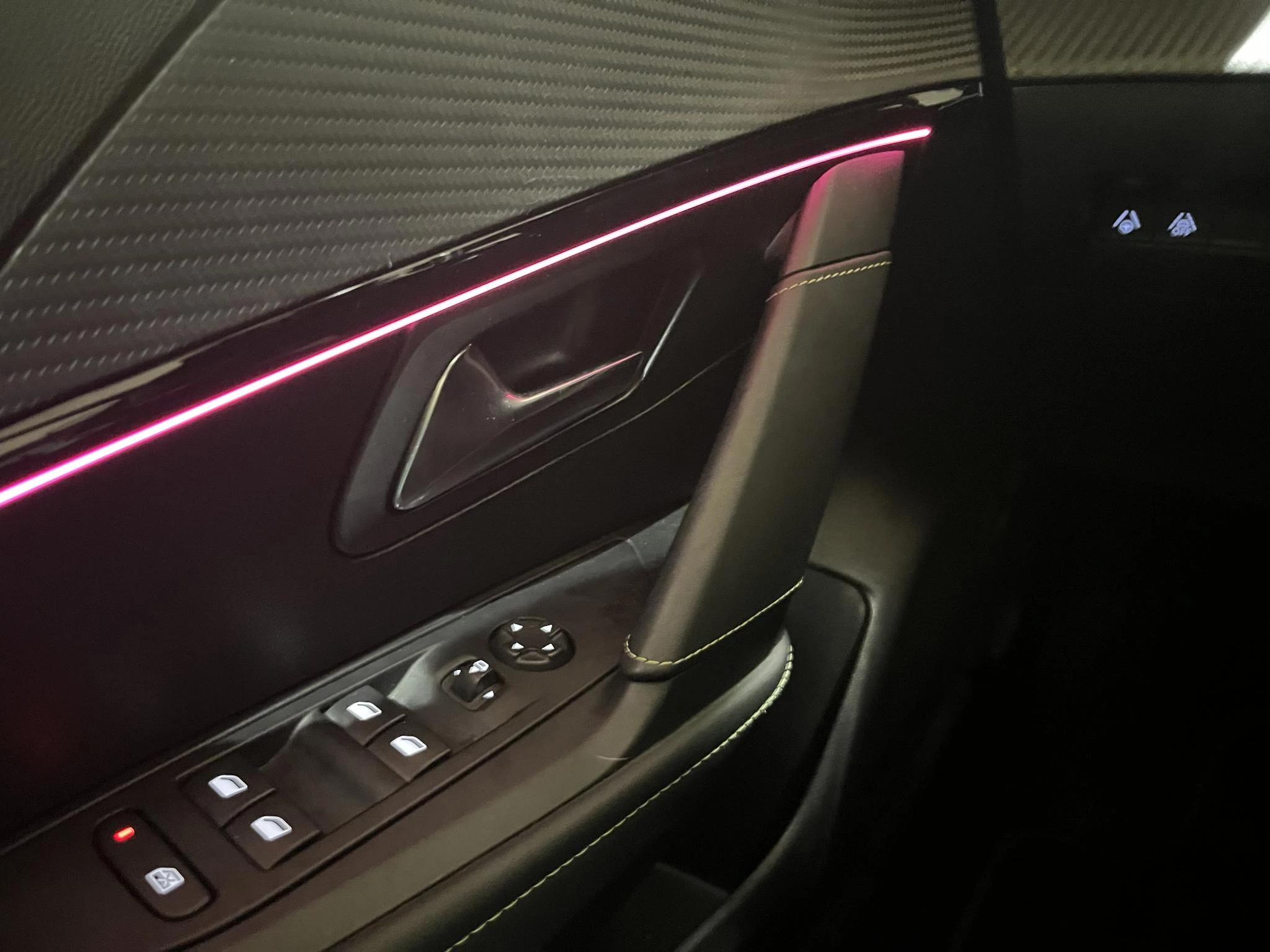 Peugeot-208-image-12